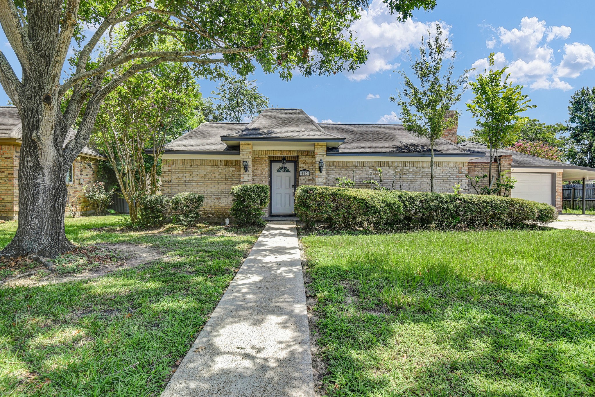 110 Buttercup Street Property Photo 1