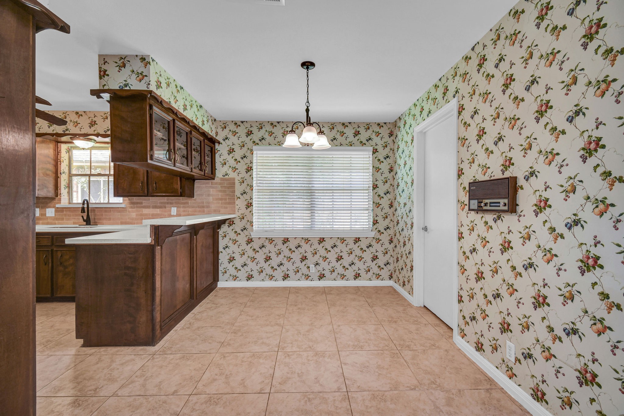 110 Buttercup Street Property Photo 4