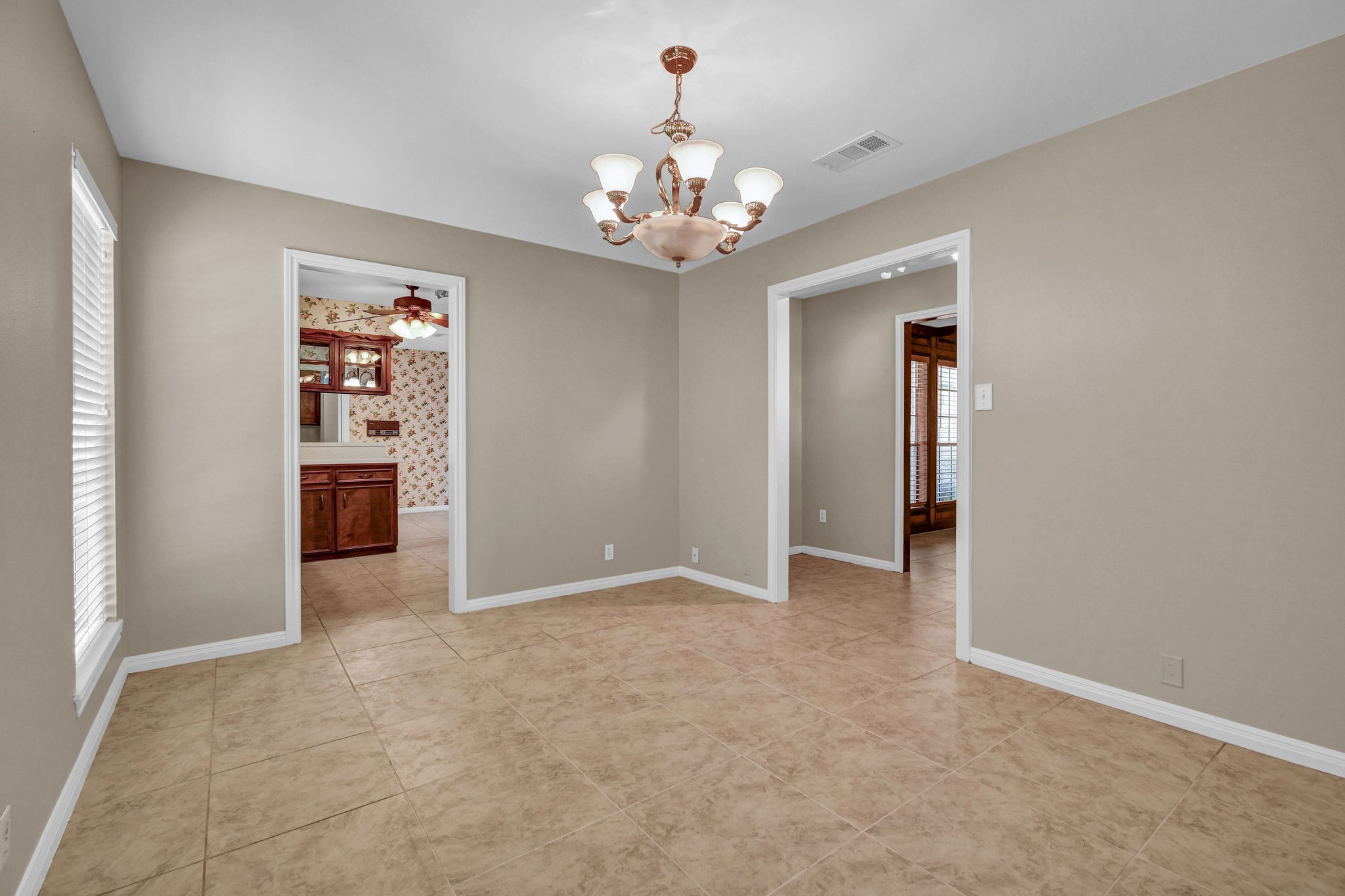 110 Buttercup Street Property Photo 5