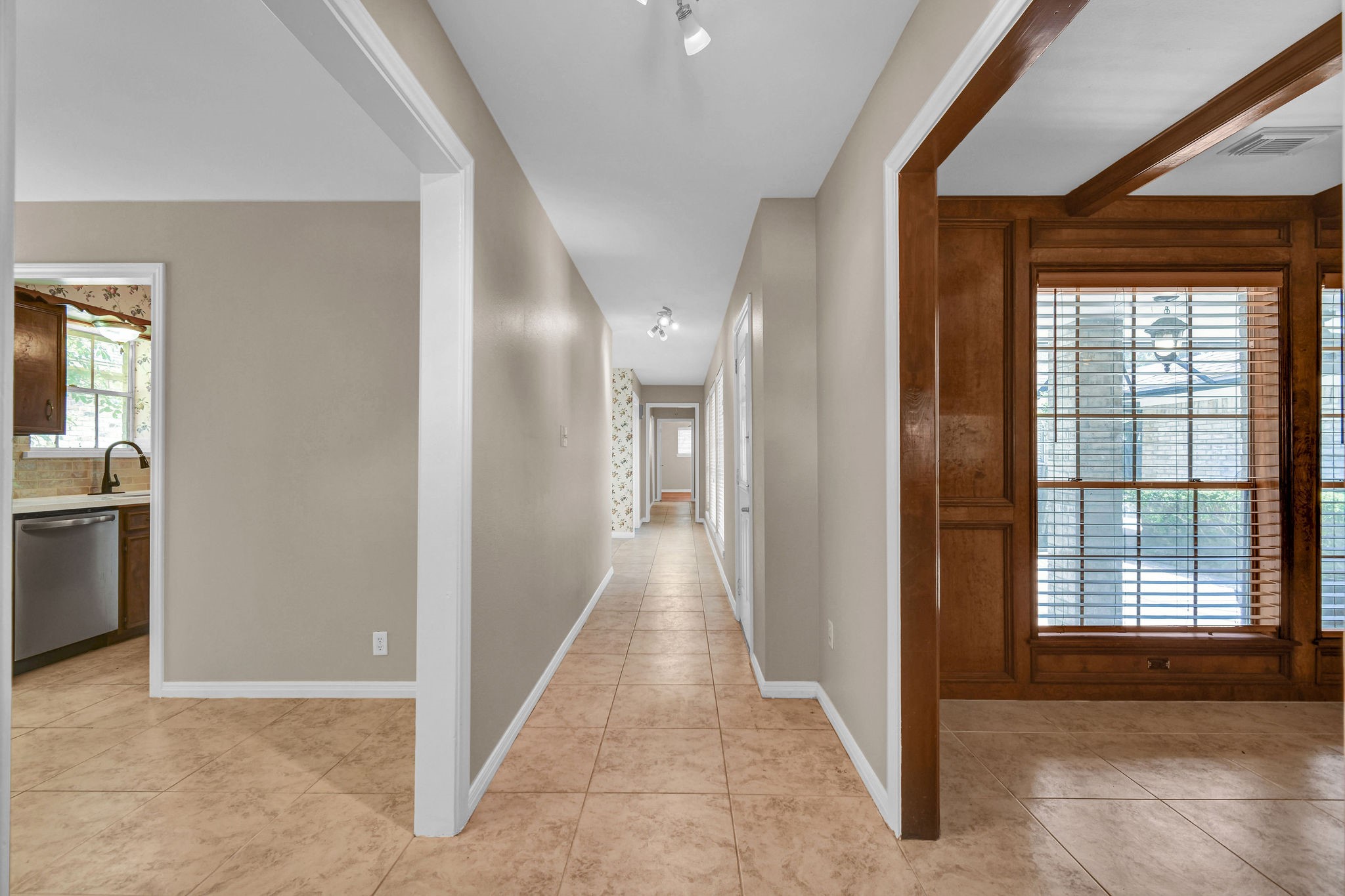 110 Buttercup Street Property Photo 10