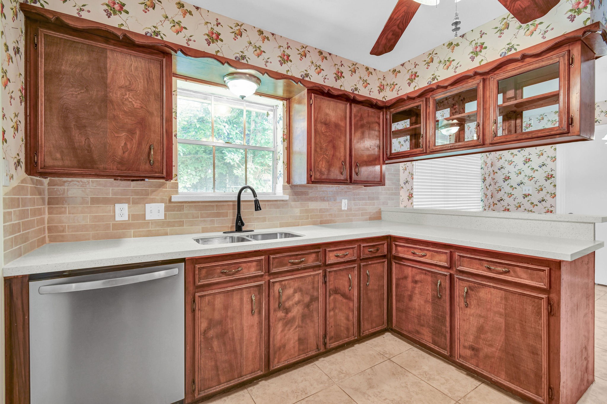 110 Buttercup Street Property Photo 16