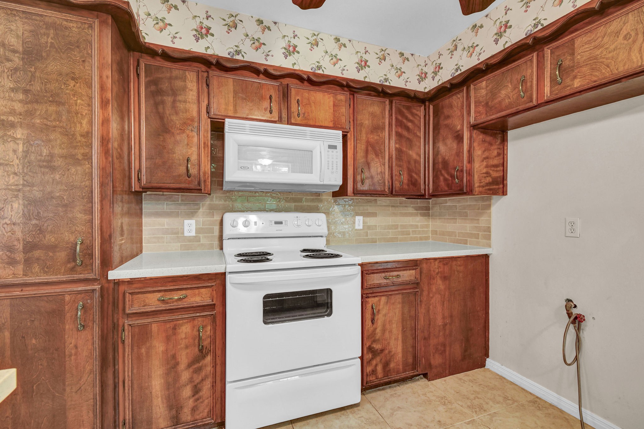 110 Buttercup Street Property Photo 17