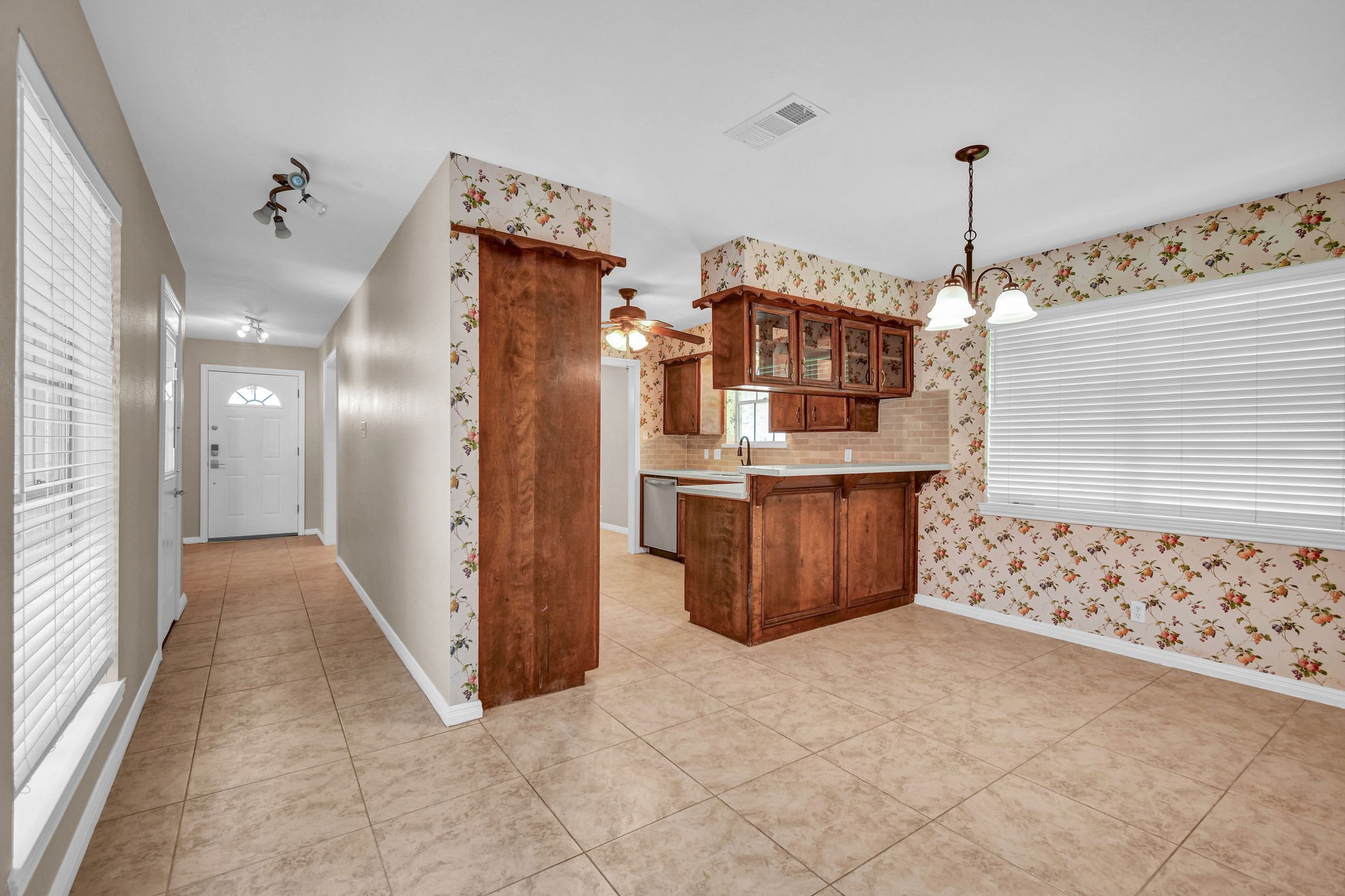 110 Buttercup Street Property Photo 18