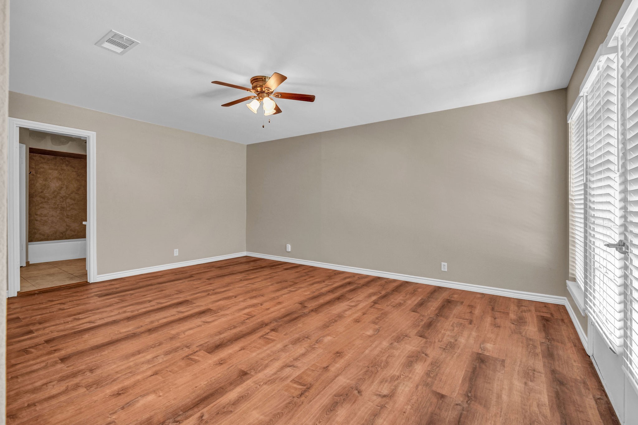 110 Buttercup Street Property Photo 21