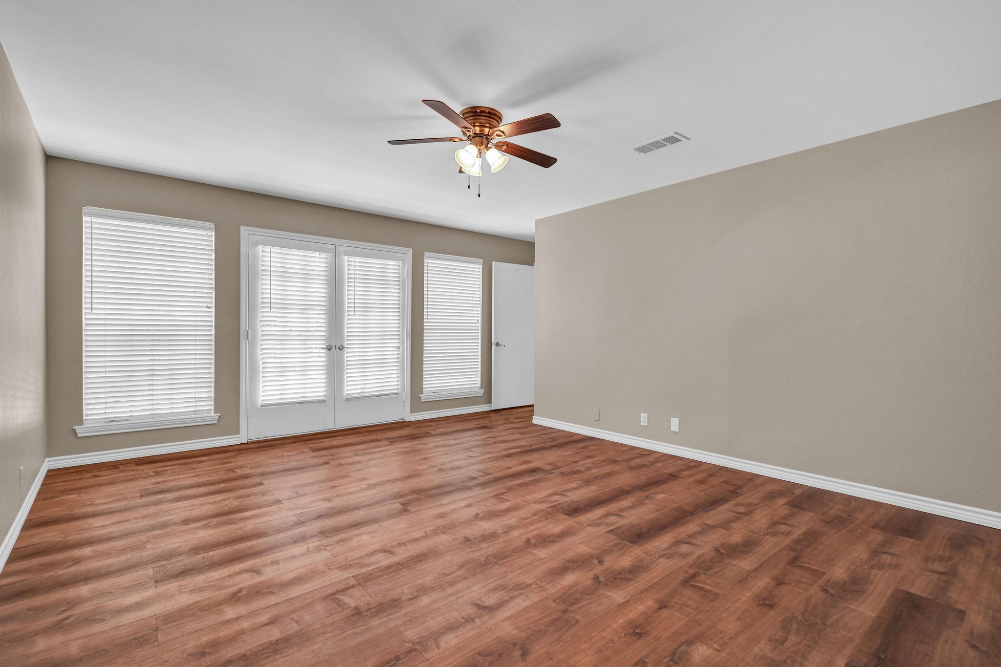 110 Buttercup Street Property Photo 23