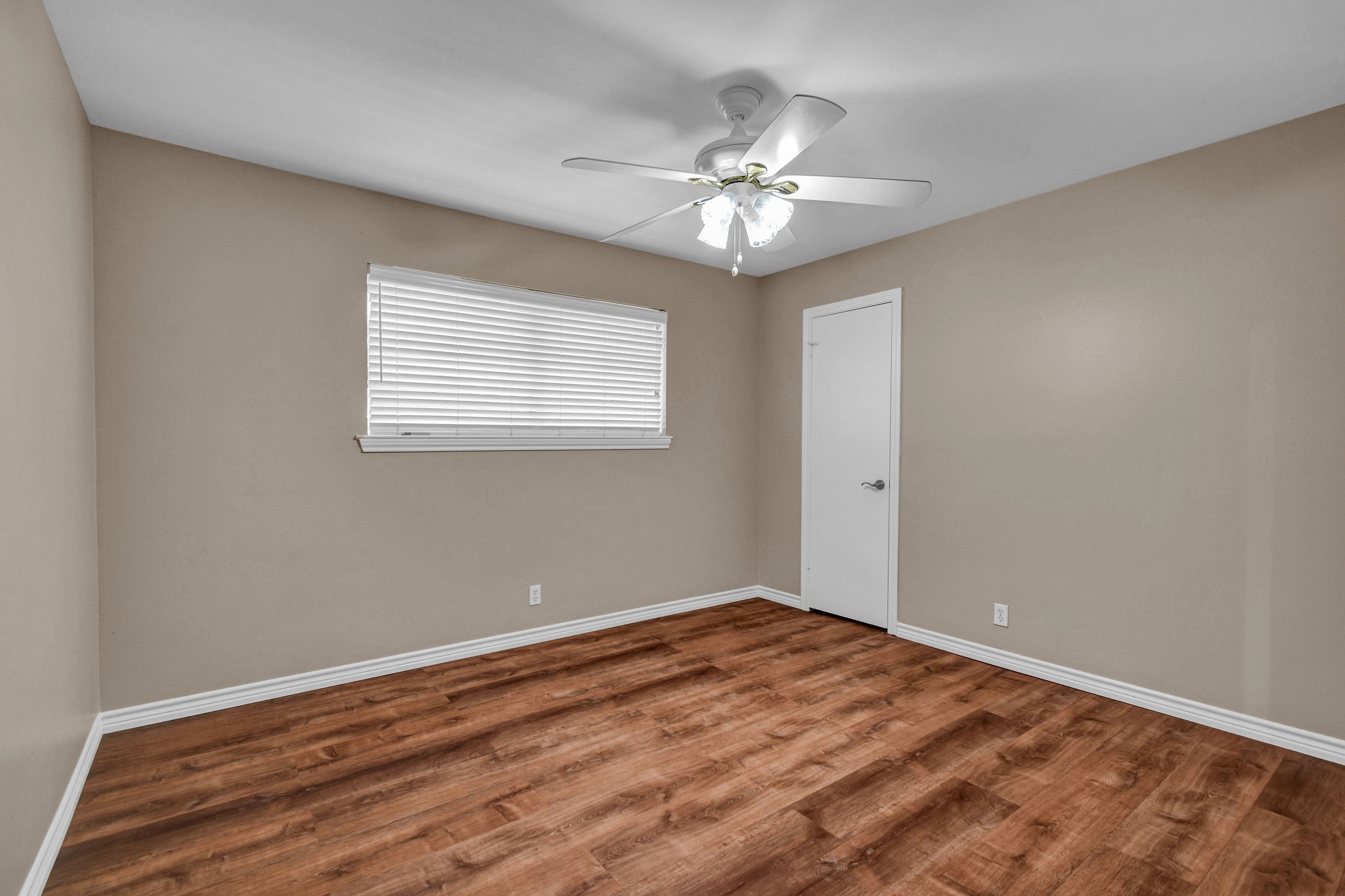 110 Buttercup Street Property Photo 28