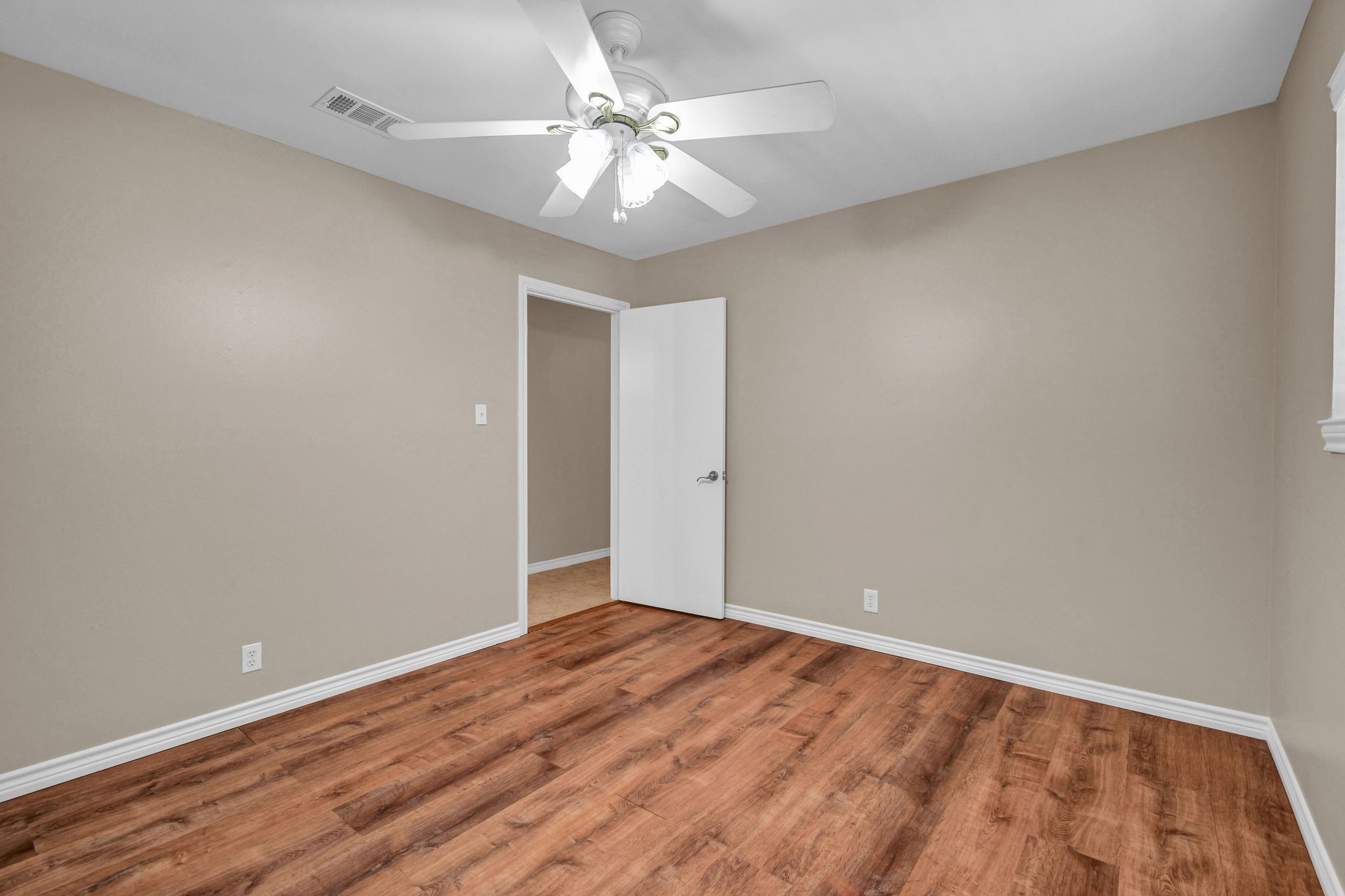110 Buttercup Street Property Photo 29