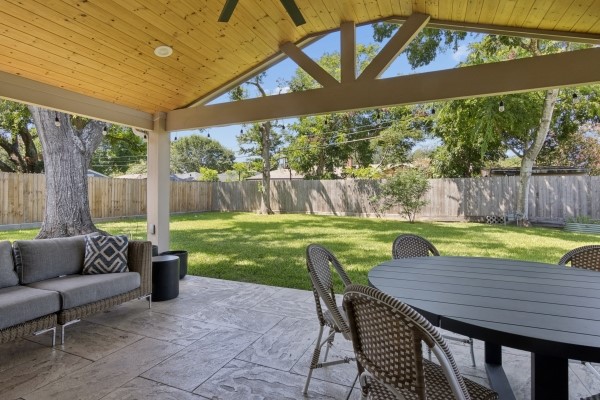 5102 Creekbend Drive Property Photo 22