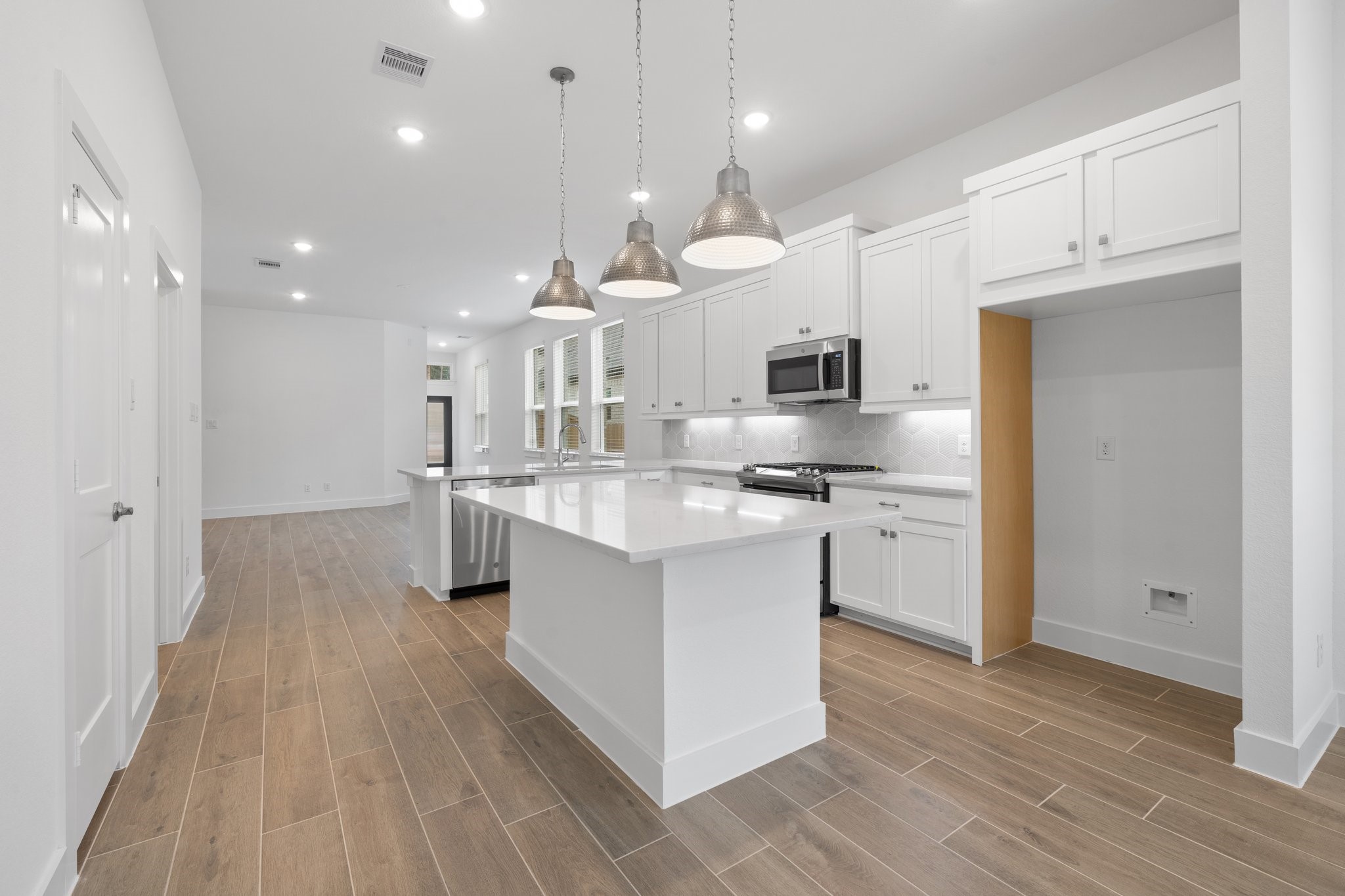 648 Crested Duck Court Property Photo 3