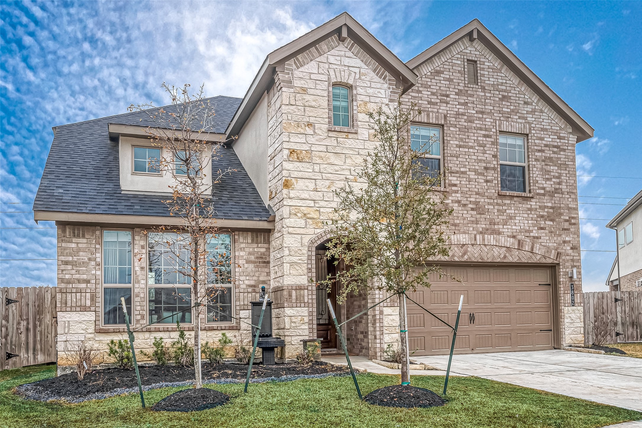 3802 Aidens Peak Court Property Photo 2
