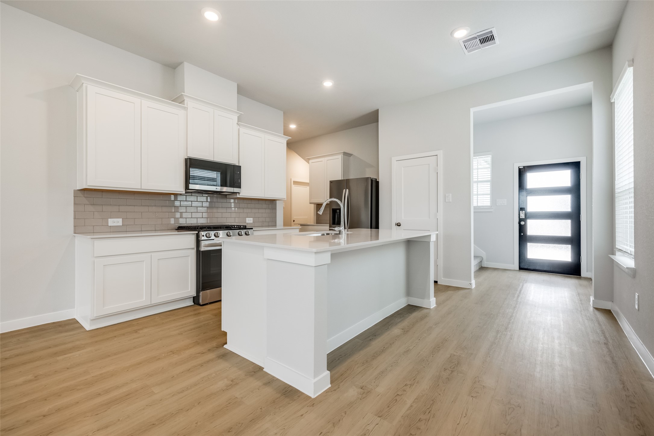 12534 Nueces River Drive Property Photo 7
