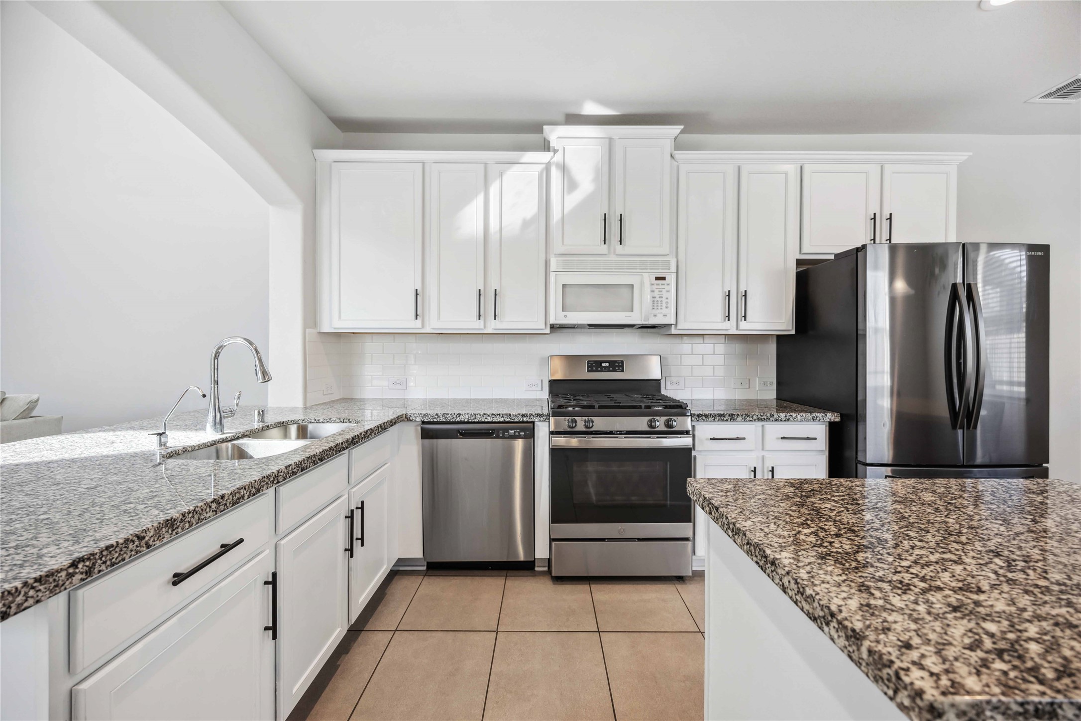 5914 Prince Place Drive Property Photo 15