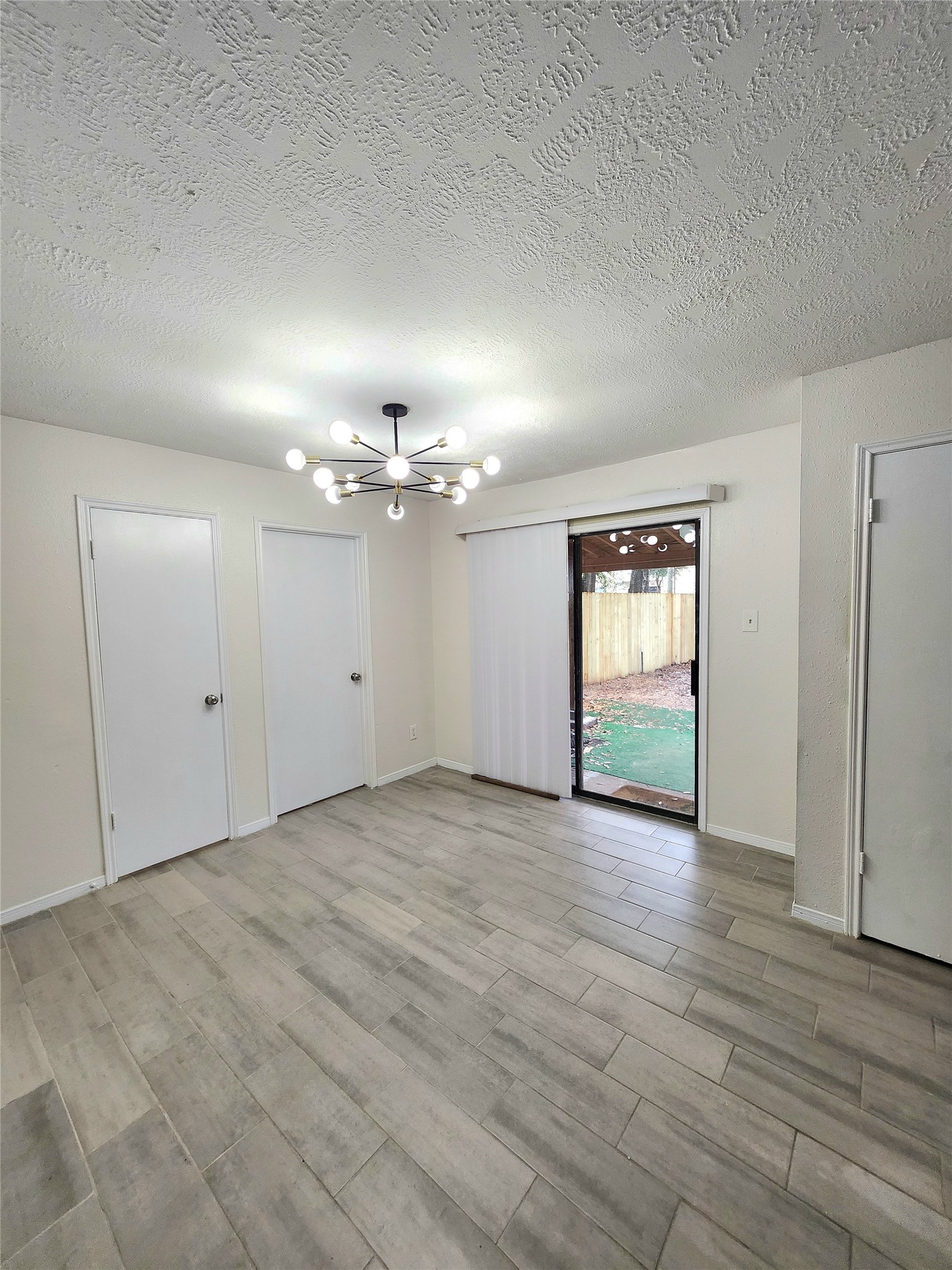 10047 Emerald Creek Drive Property Photo 7