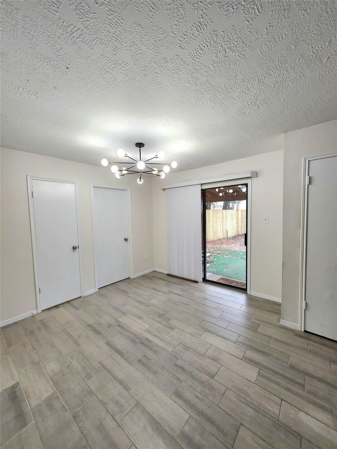 10047 Emerald Creek Drive Property Photo 7