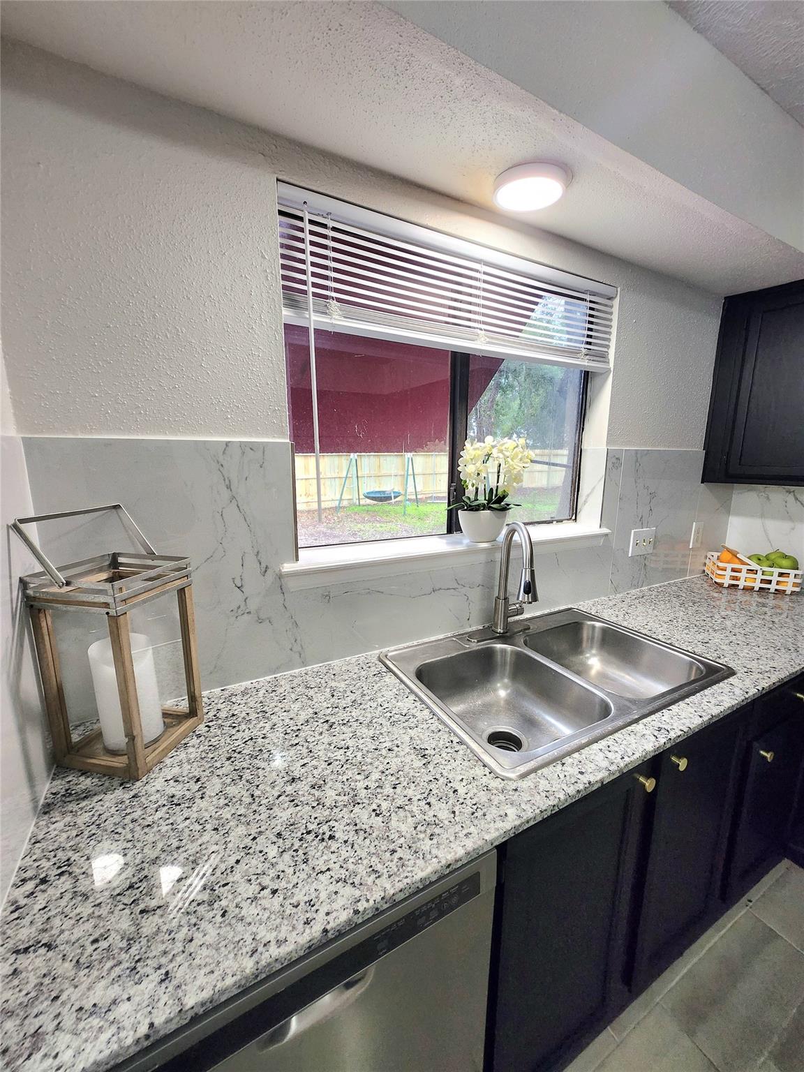 10047 Emerald Creek Drive Property Photo 11