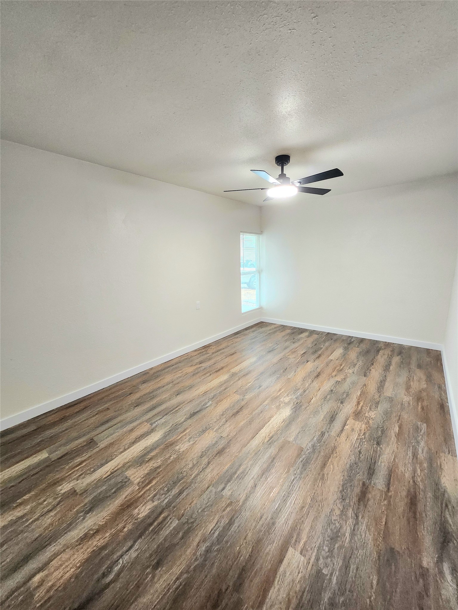 10047 Emerald Creek Drive Property Photo 15