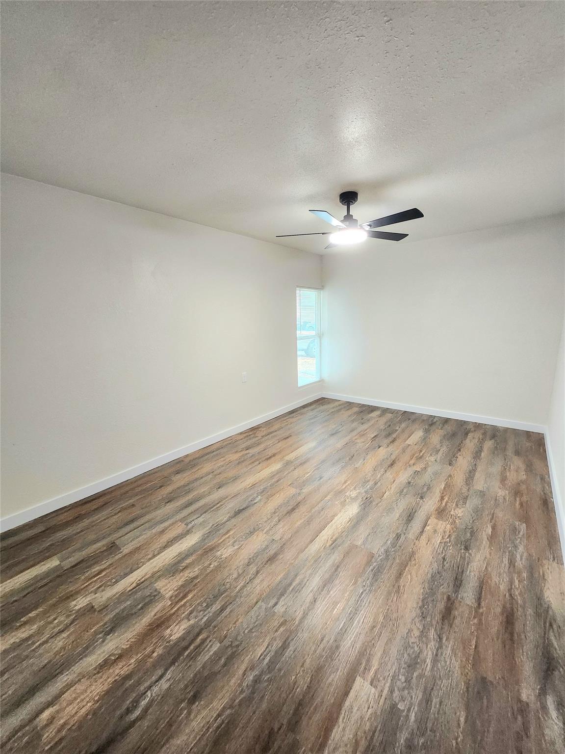 10047 Emerald Creek Drive Property Photo 15