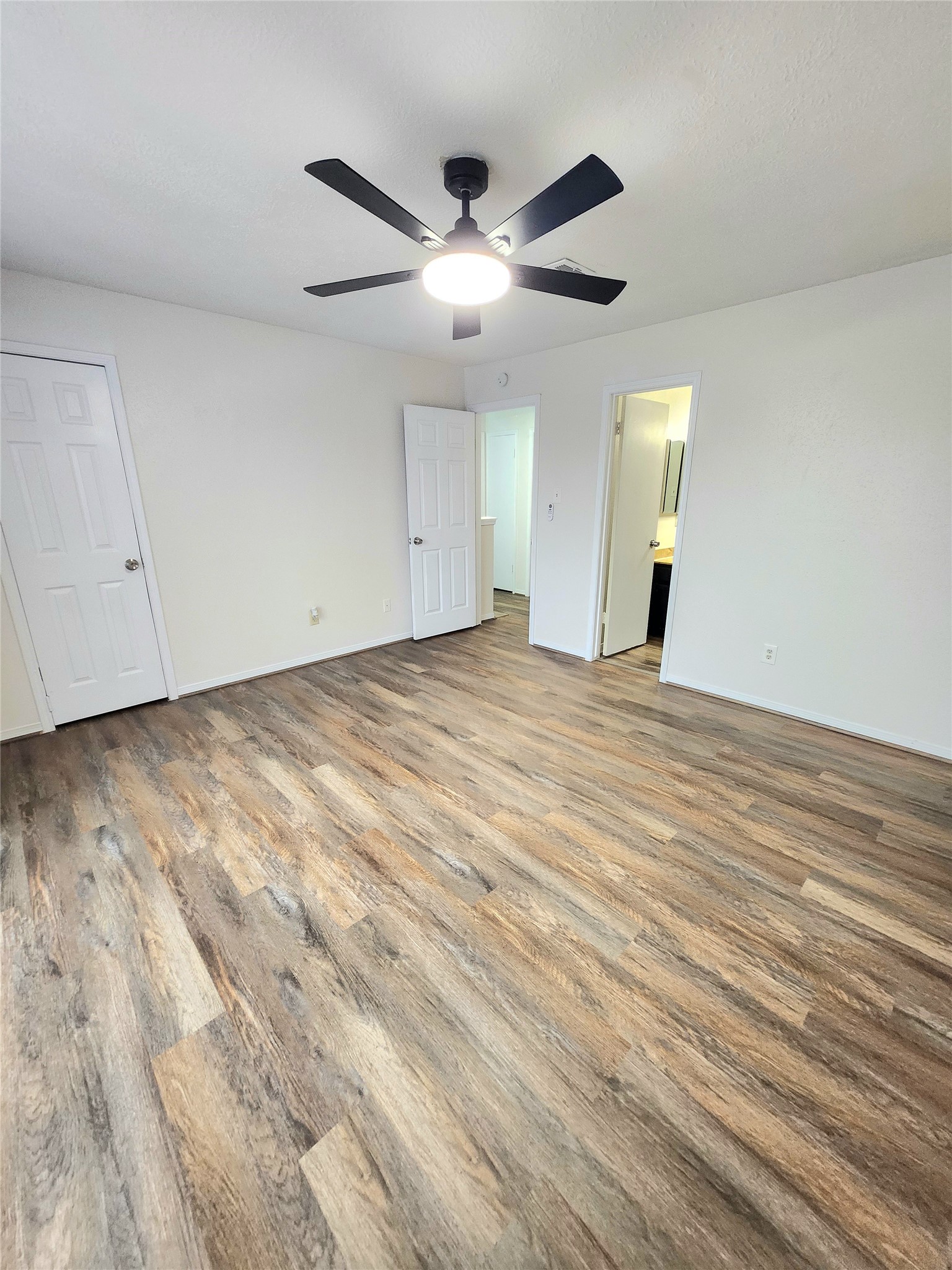 10047 Emerald Creek Drive Property Photo 18