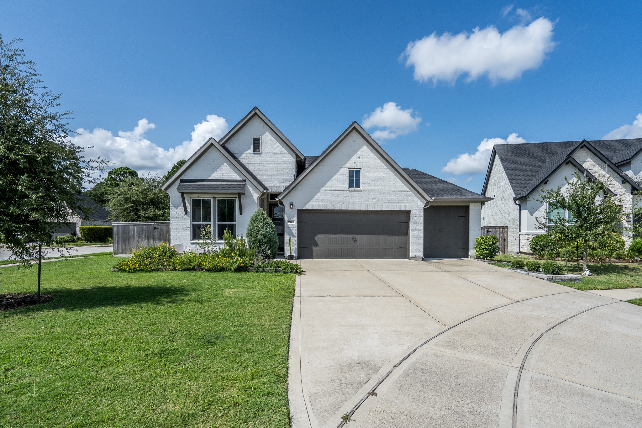 9403 Coleraine Court Property Photo 1