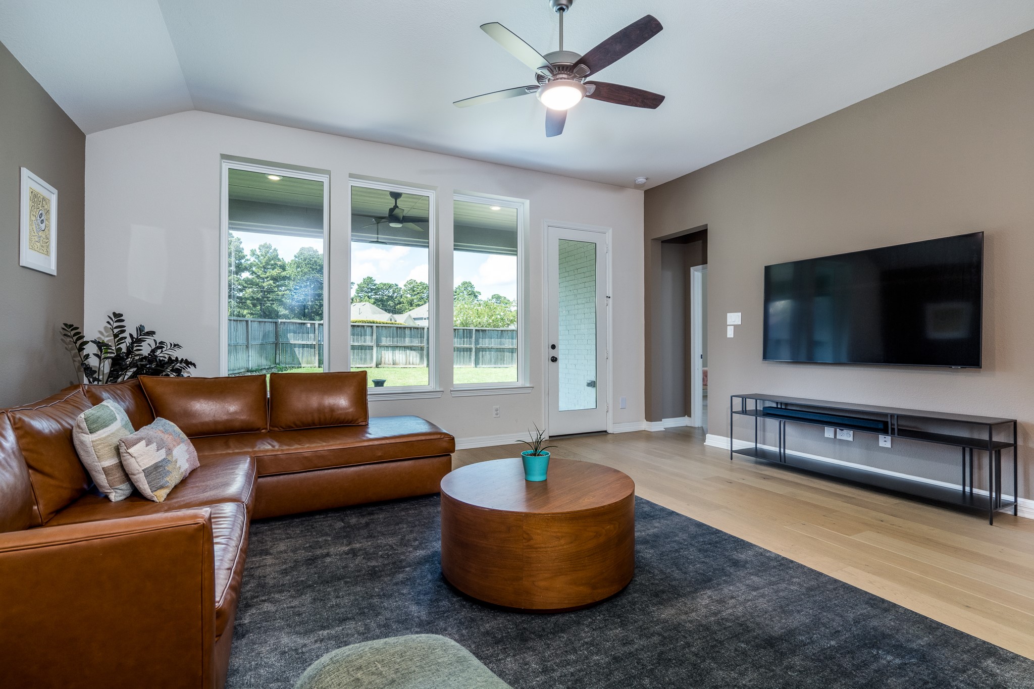 9403 Coleraine Court Property Photo 18