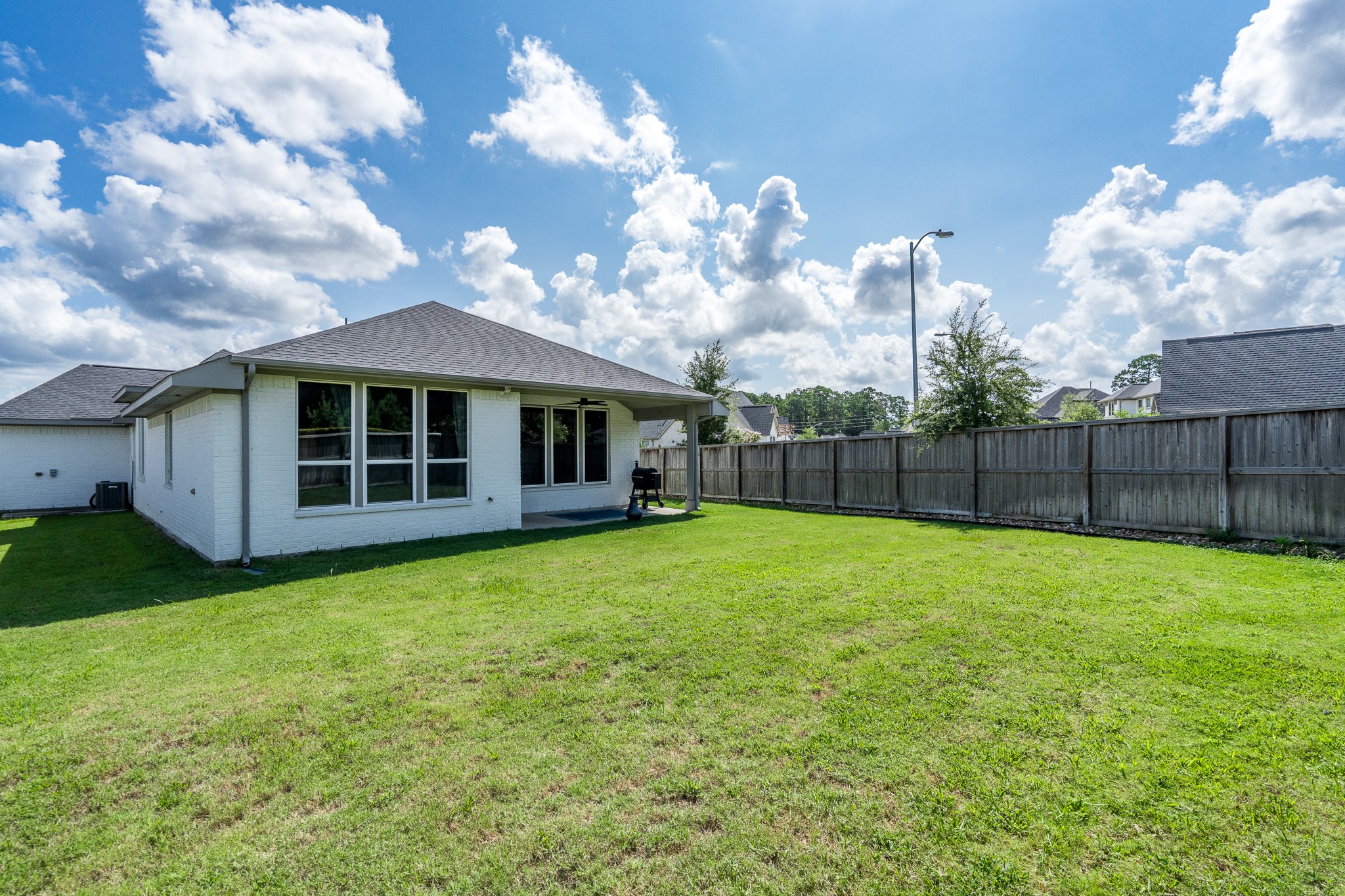 9403 Coleraine Court Property Photo 32