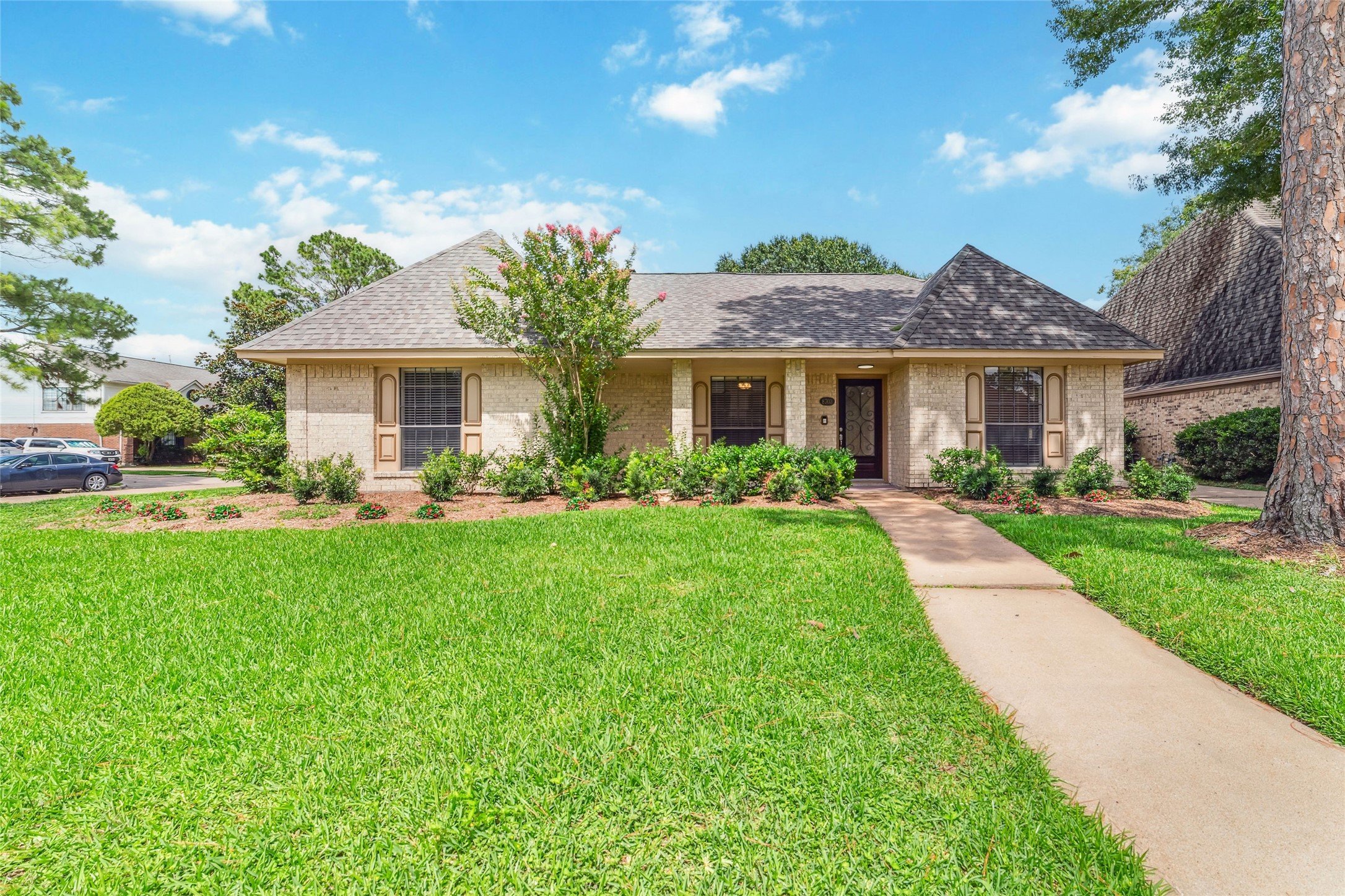 8703 Chelsworth Drive Property Photo 1