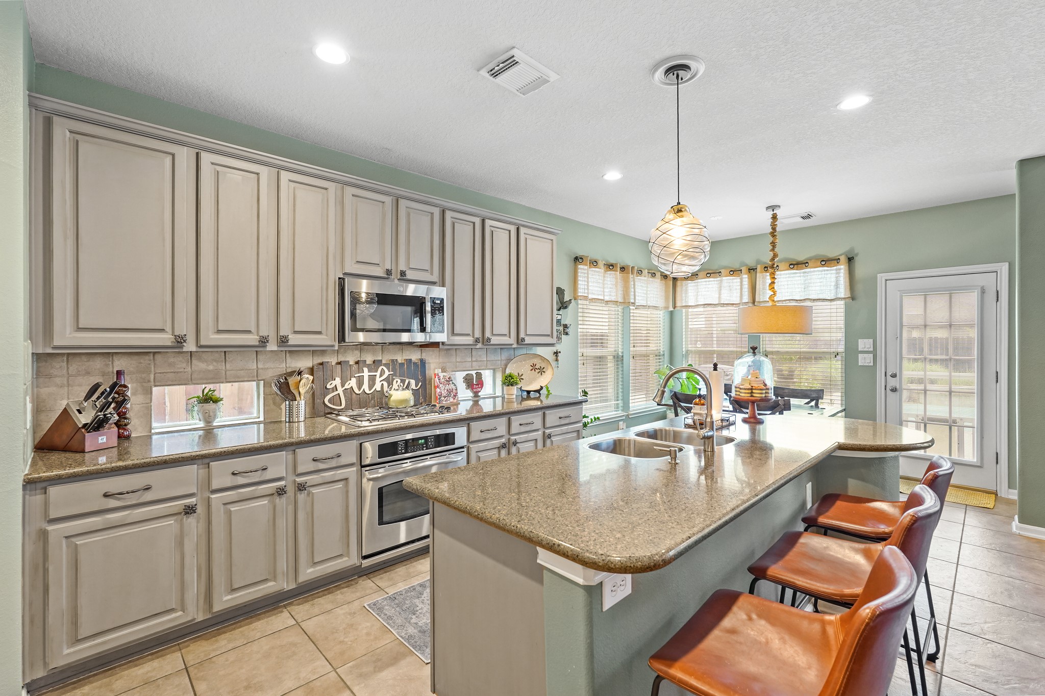 8815 Wenona Walk Property Photo 10