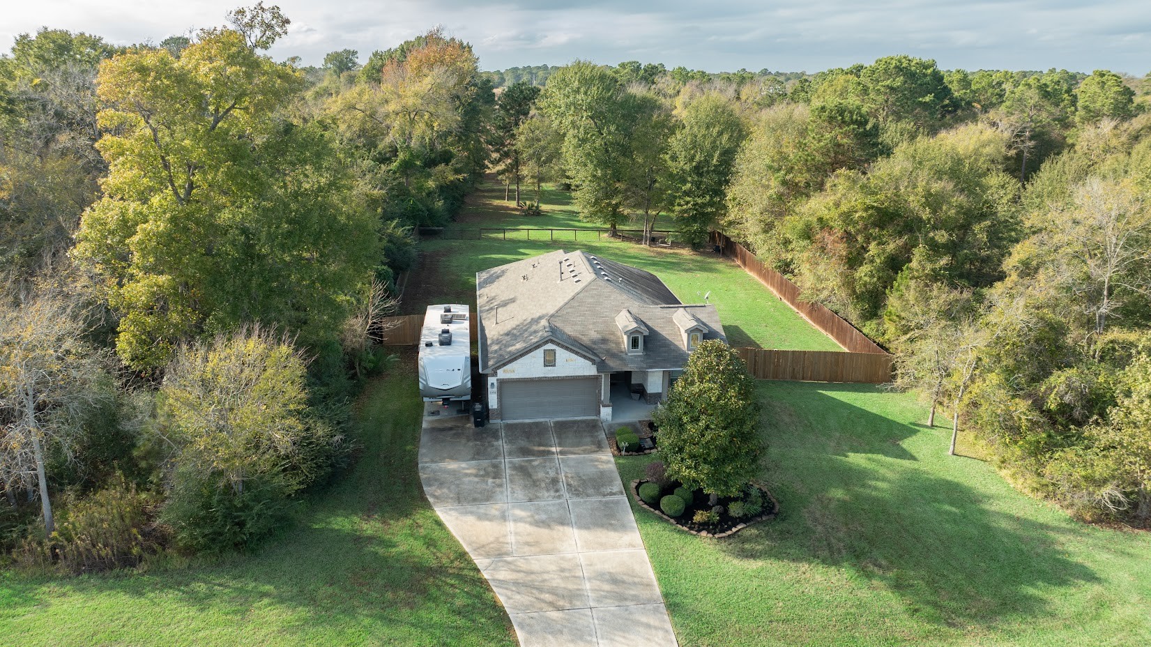 13874 Oak Manor Drive Property Photo 1