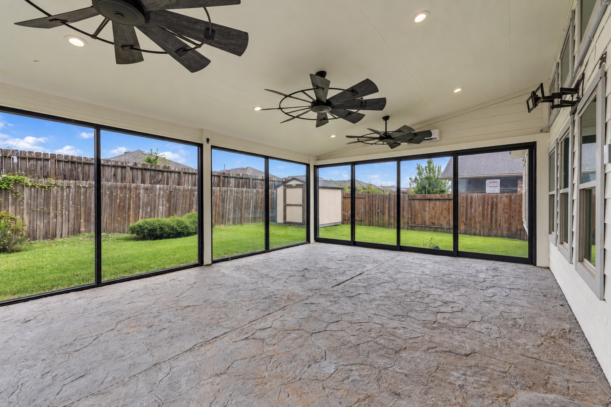 12119 Golden Oasis Lane Property Photo 6