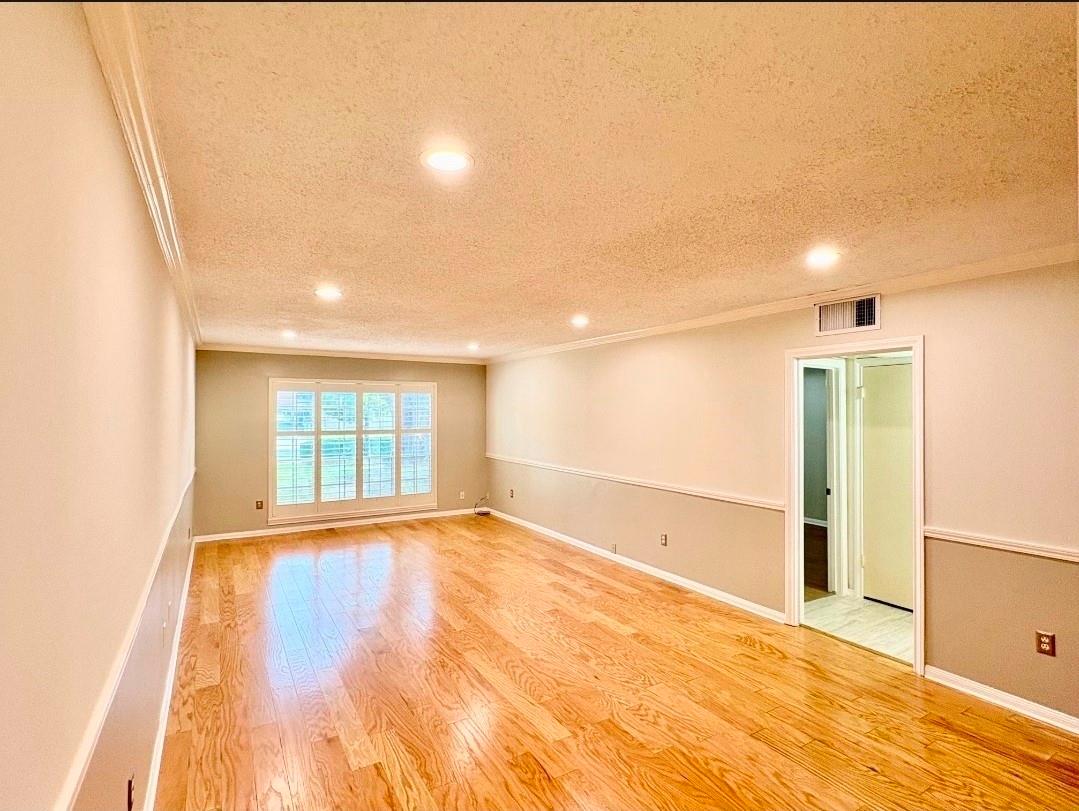 2600 Bellefontaine Street D12 Property Photo 7