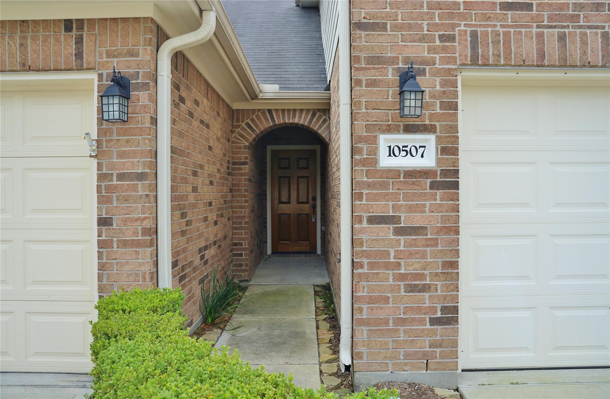 10507 Willow Park Green Property Photo 2