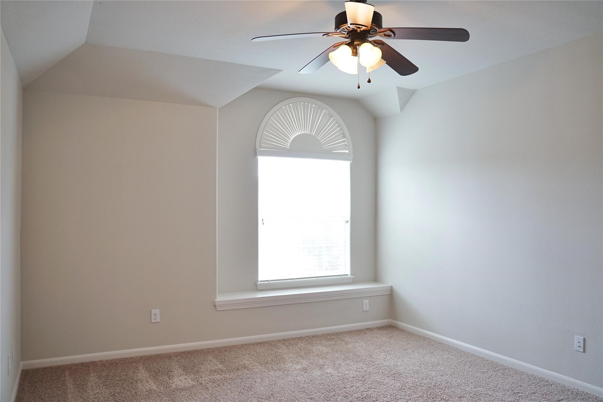 10507 Willow Park Green Property Photo 12