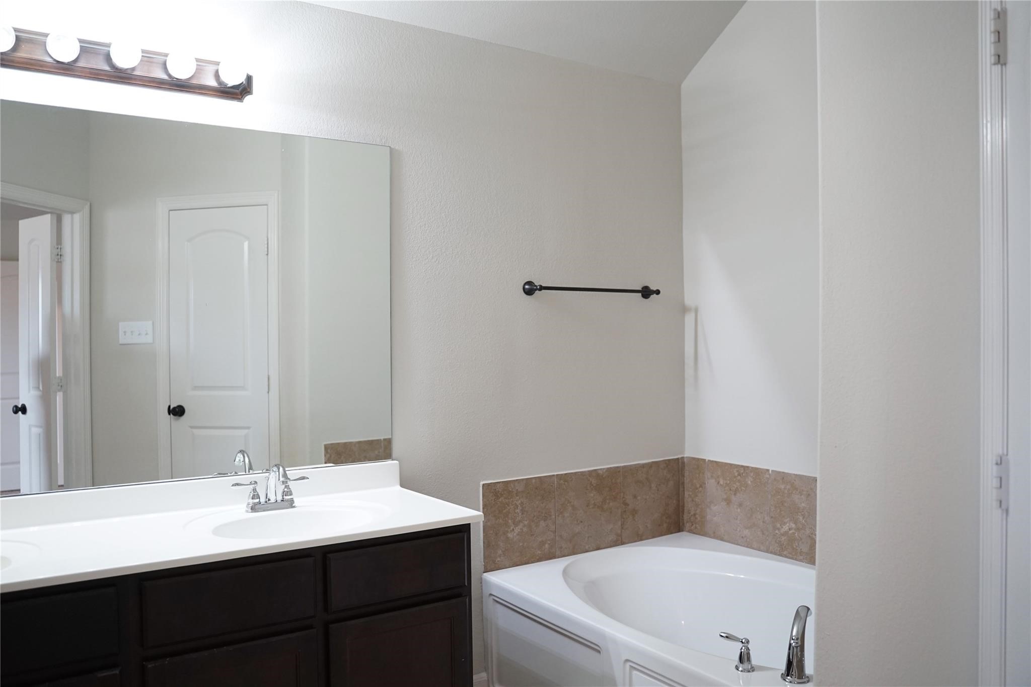 10507 Willow Park Green Property Photo 13