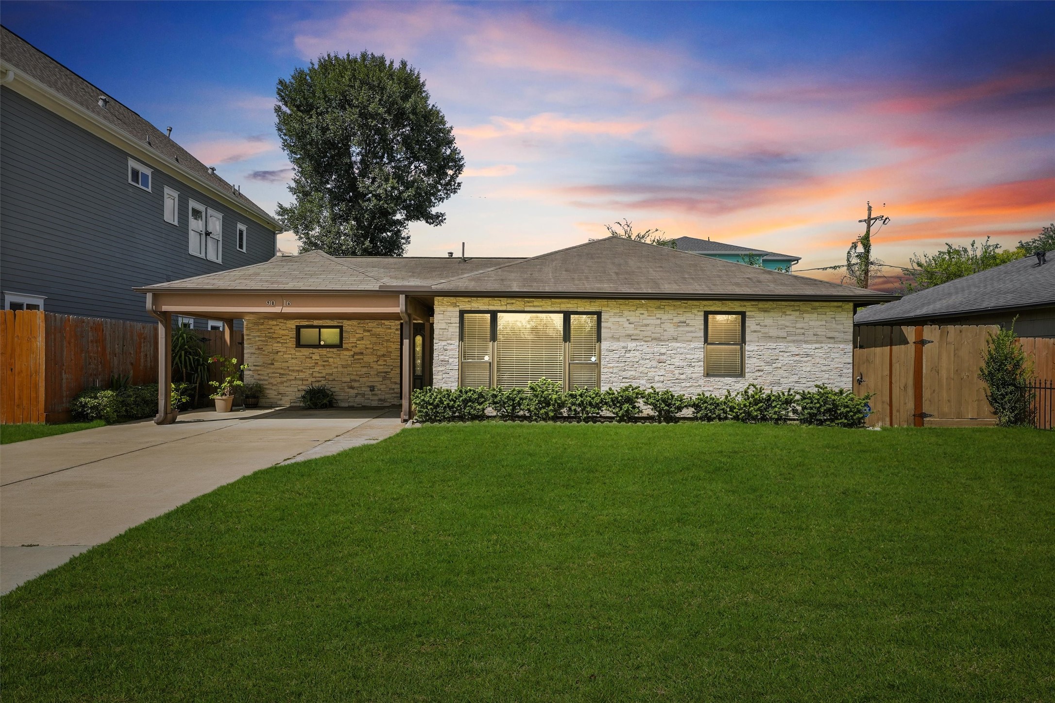 9016 Topaz Street Property Photo 1