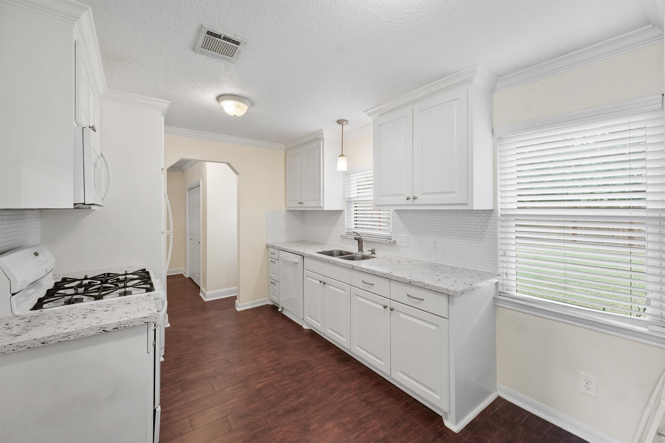 9016 Topaz Street Property Photo 11