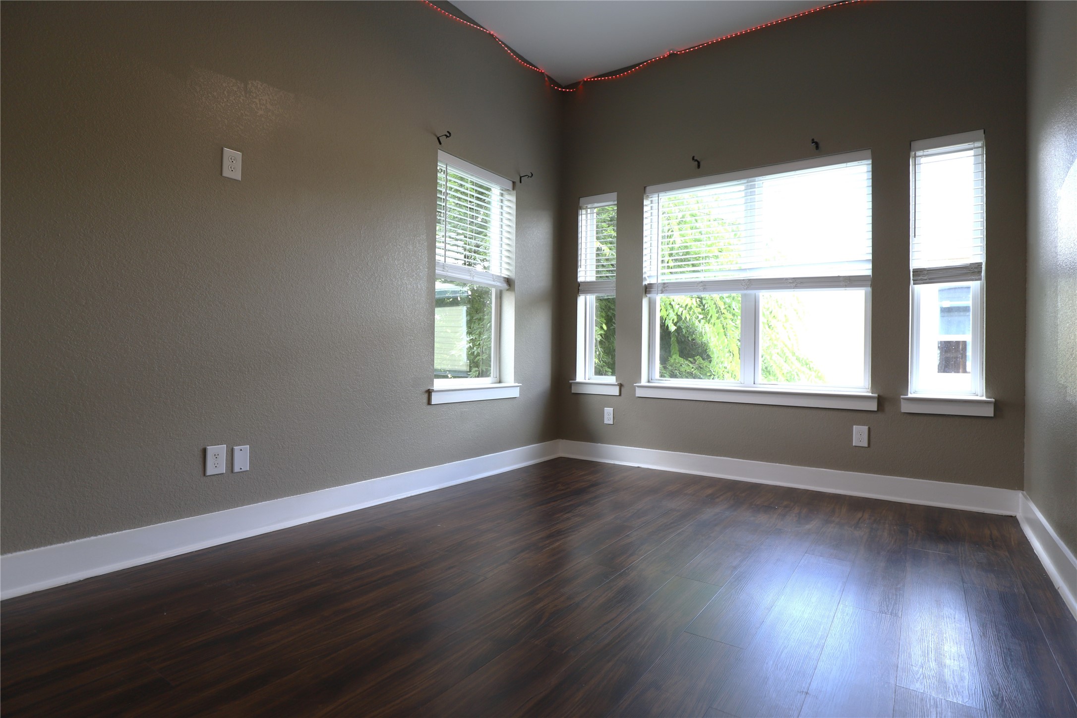 4422 Phlox Street Property Photo 17