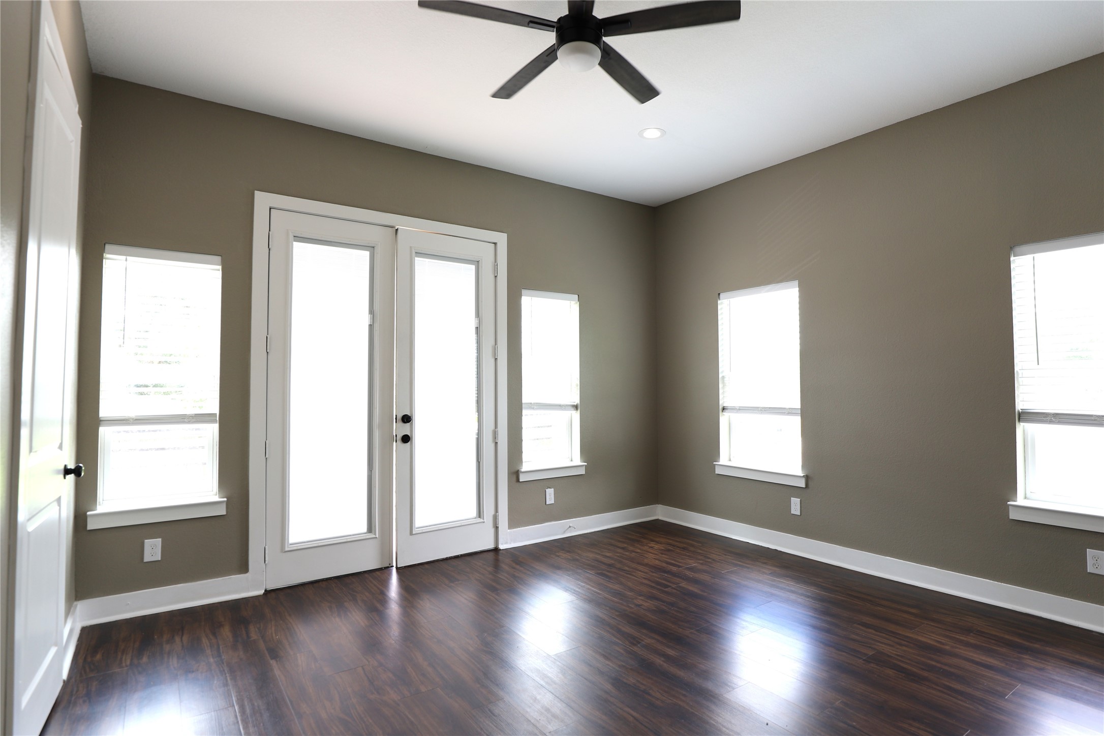 4422 Phlox Street Property Photo 25