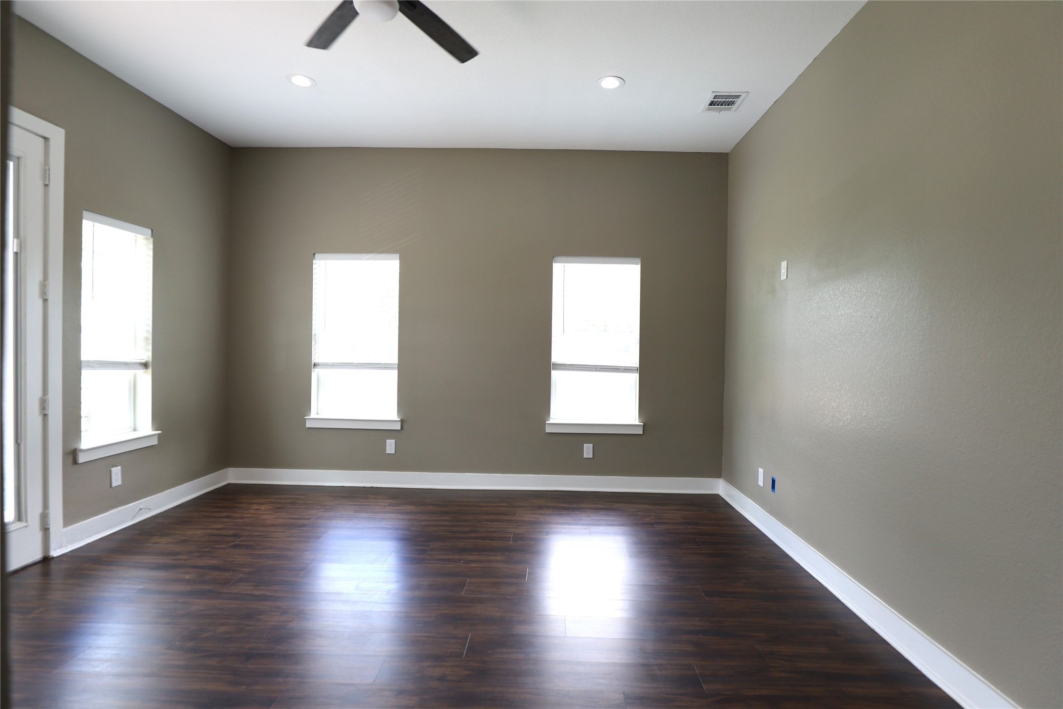 4422 Phlox Street Property Photo 27