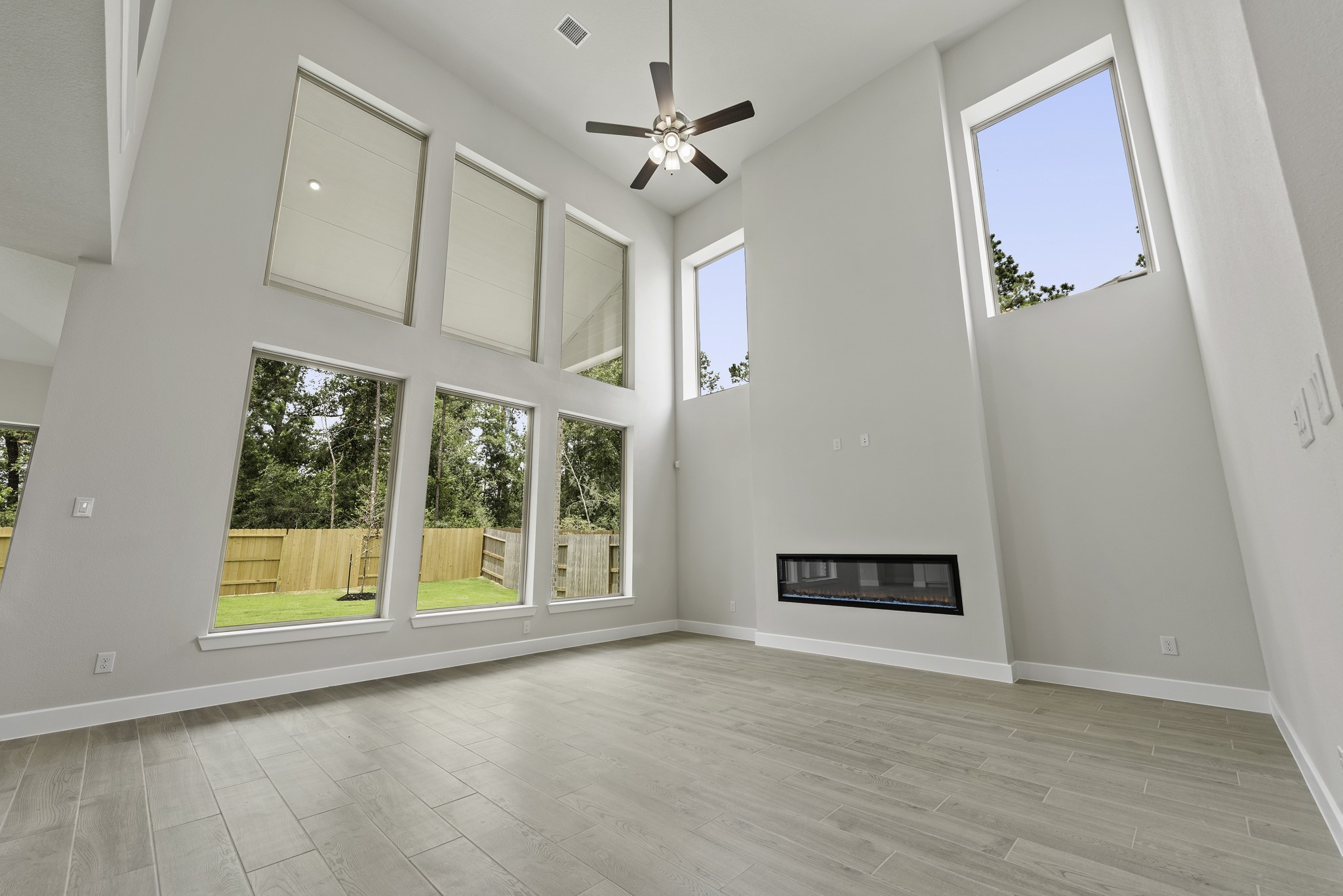 16423 Cat Court Property Photo 3