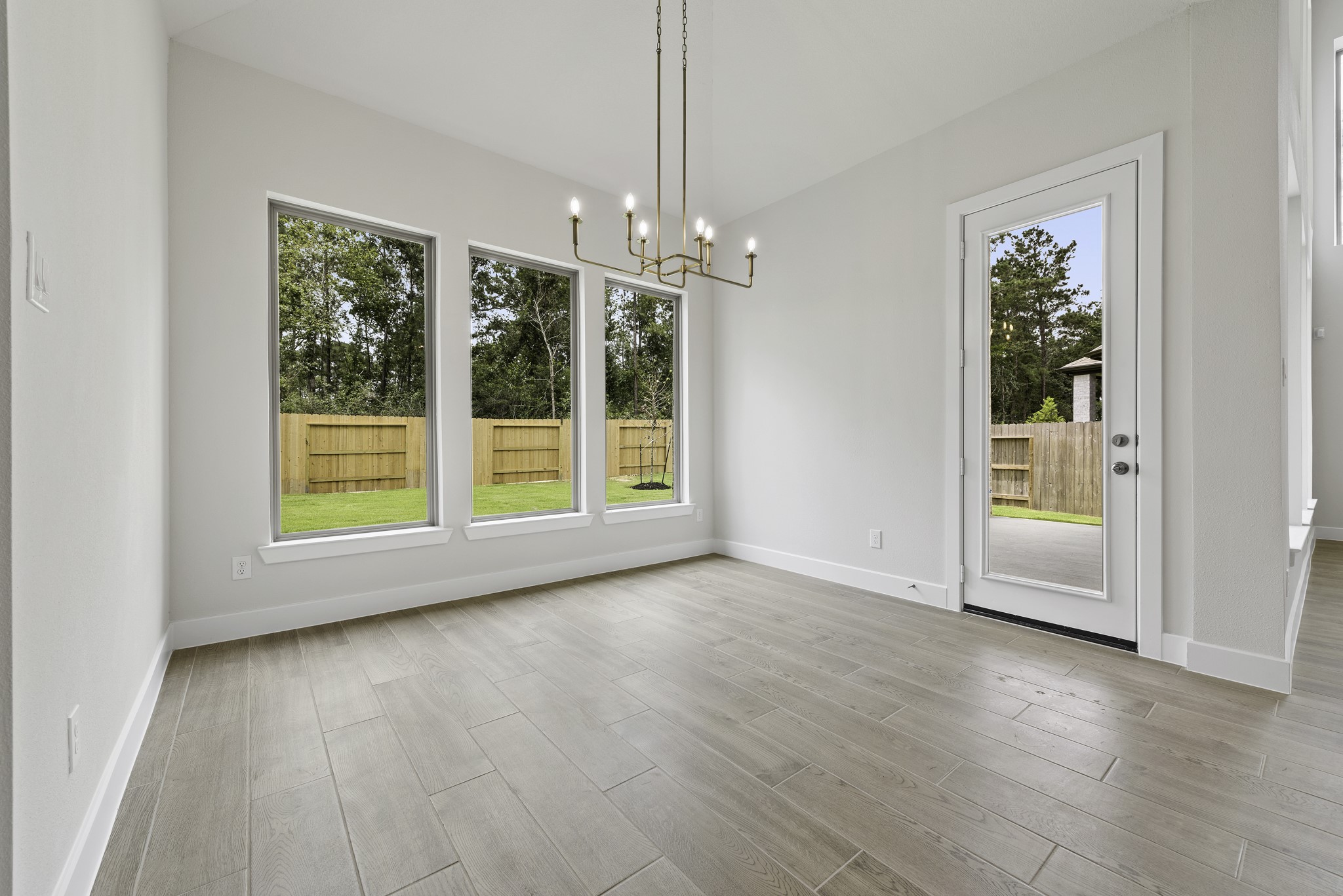 16423 Cat Court Property Photo 7