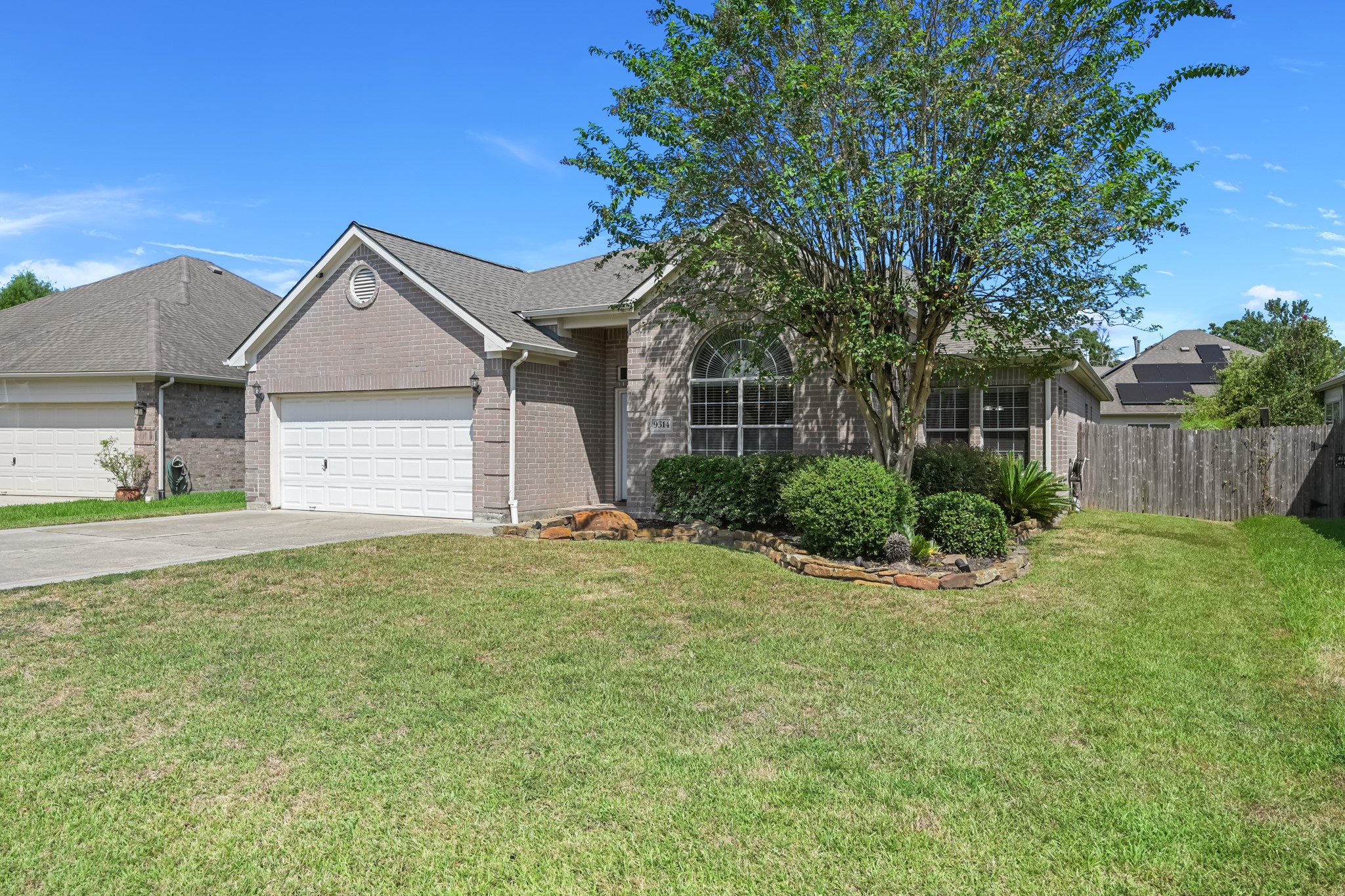 9314 E Lakeside Drive Property Photo 4