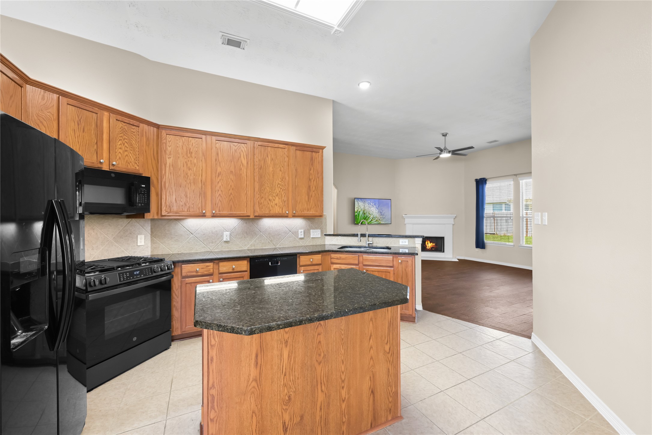 9314 E Lakeside Drive Property Photo 11