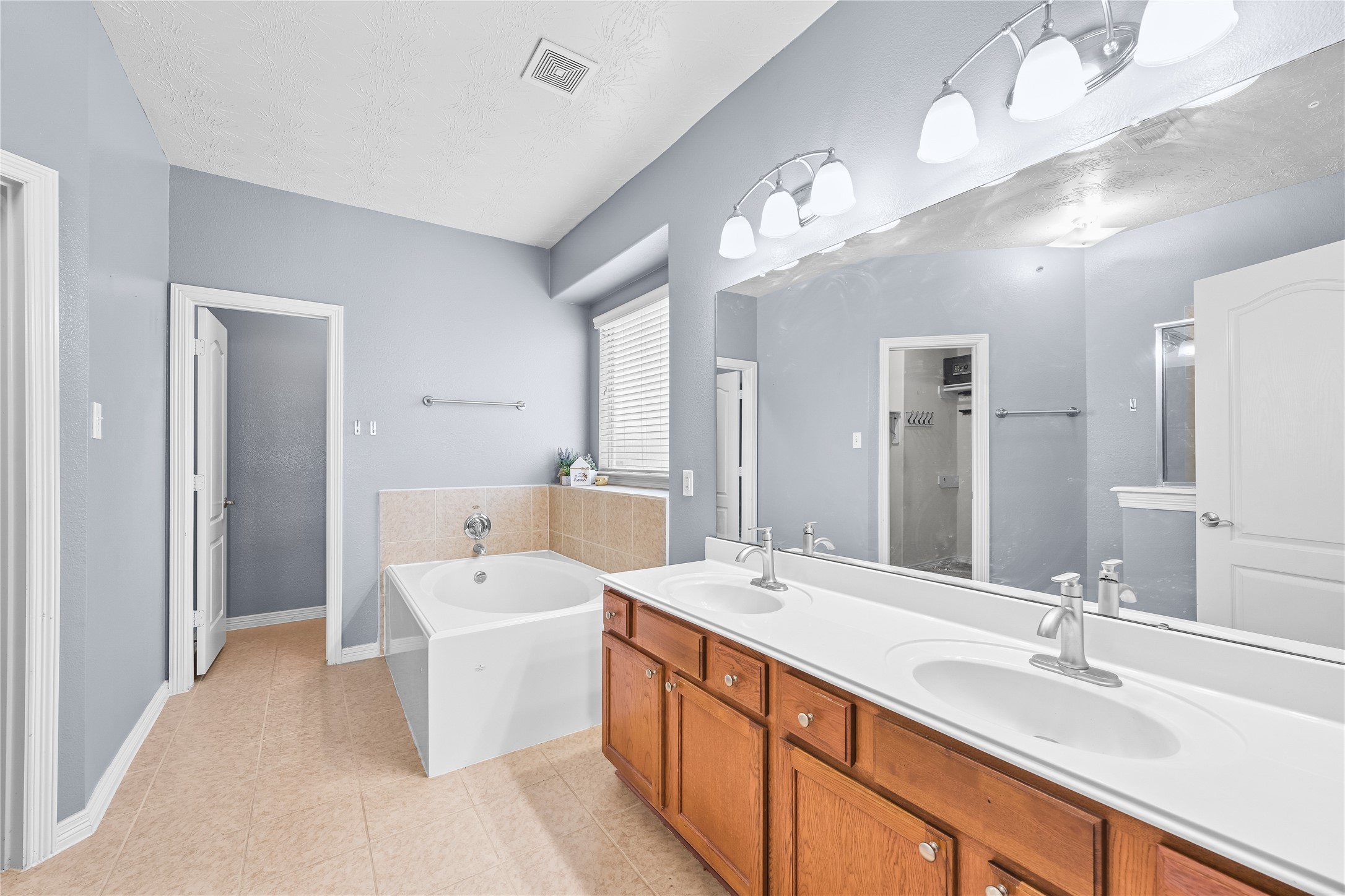 9314 E Lakeside Drive Property Photo 27