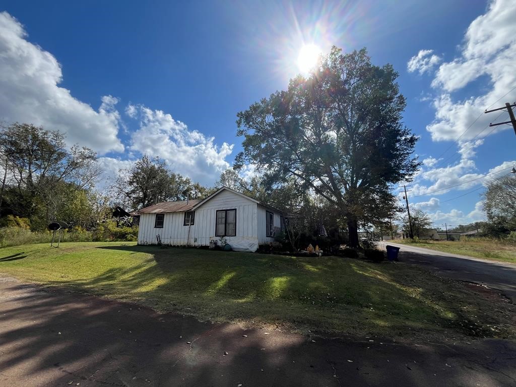 110 N Bolivar St Property Photo 3