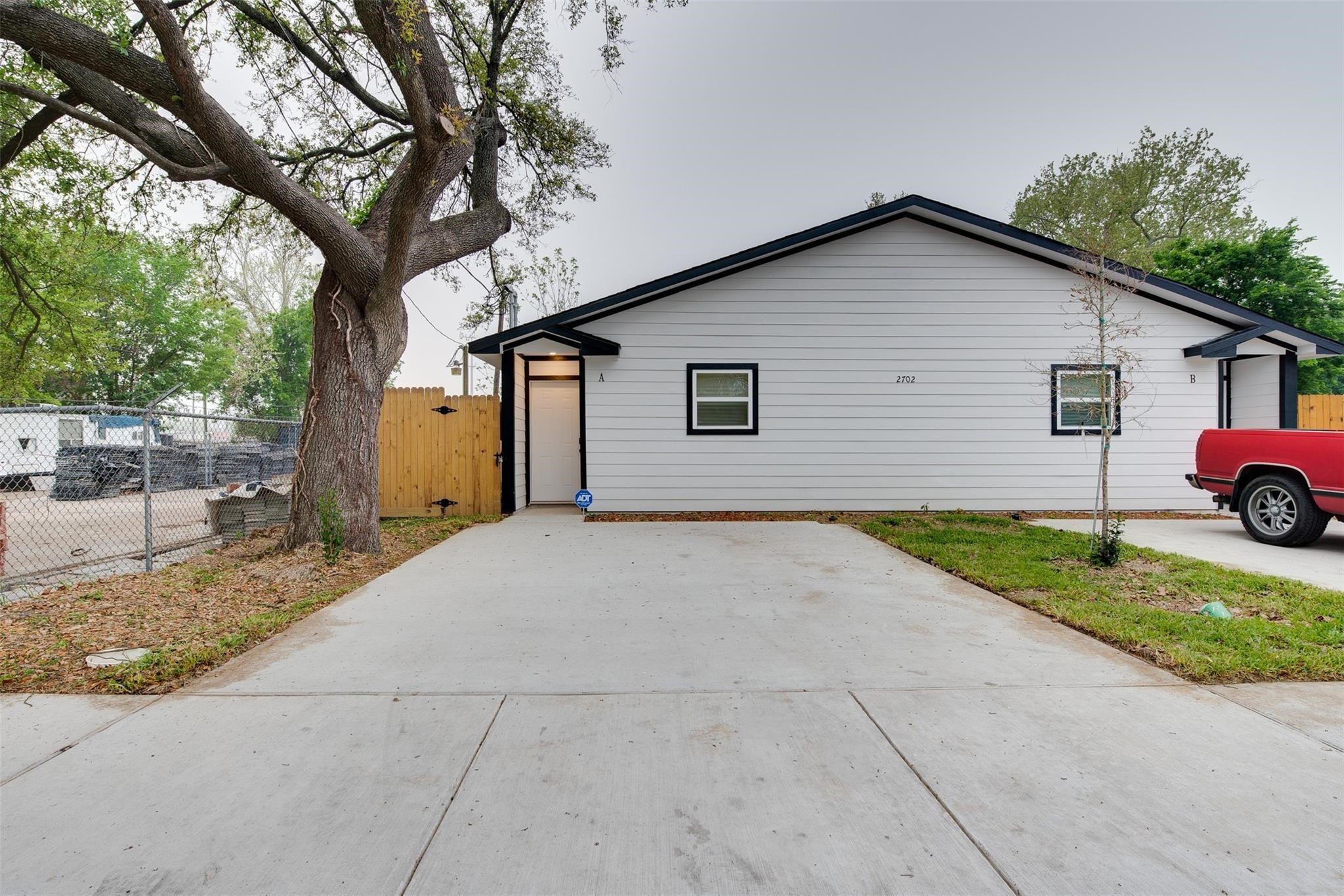 2702 Reid Street A Property Photo 2
