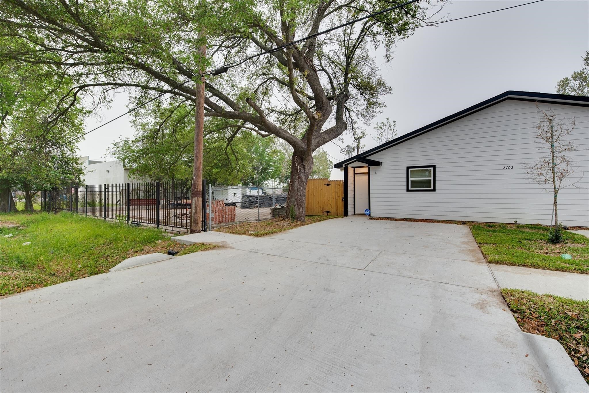 2702 Reid Street A Property Photo 3
