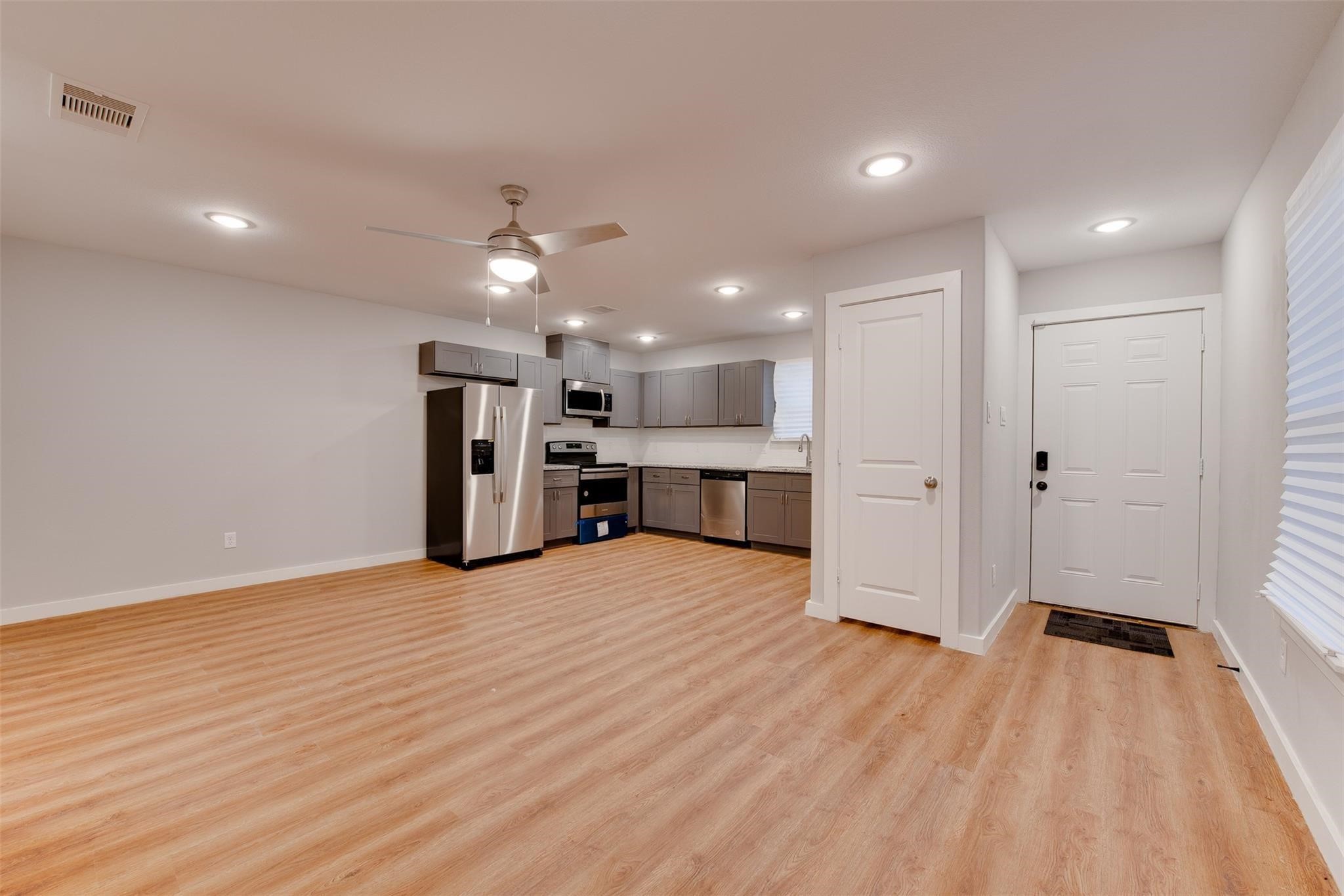 2702 Reid Street A Property Photo 6