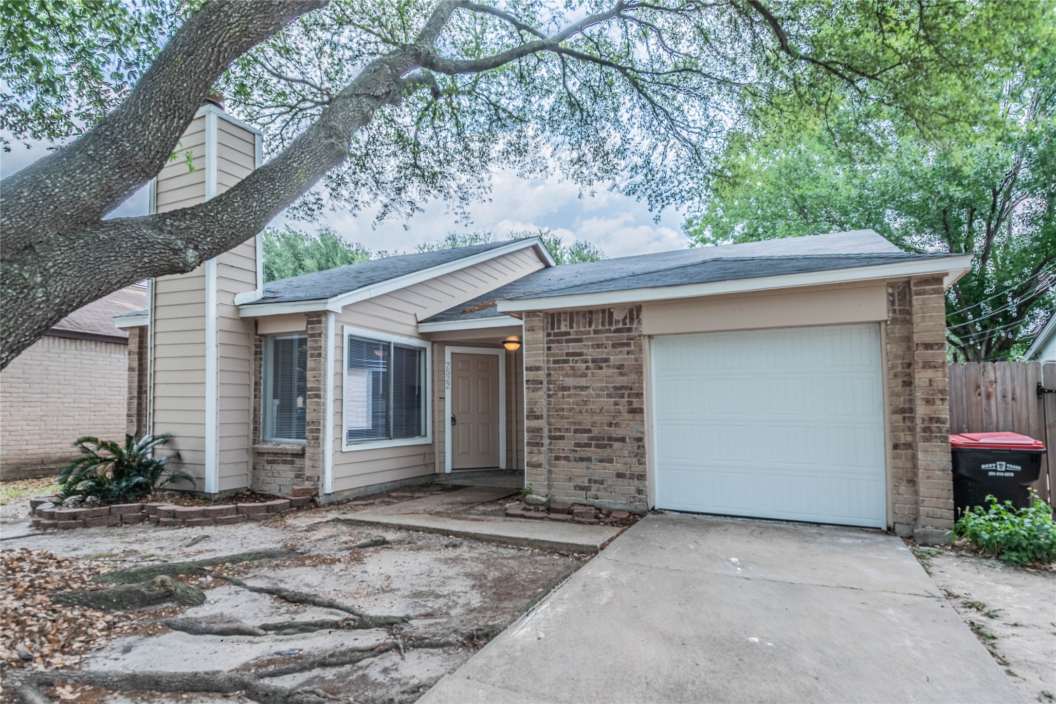 7522 Pepperbrook Drive Property Photo 1