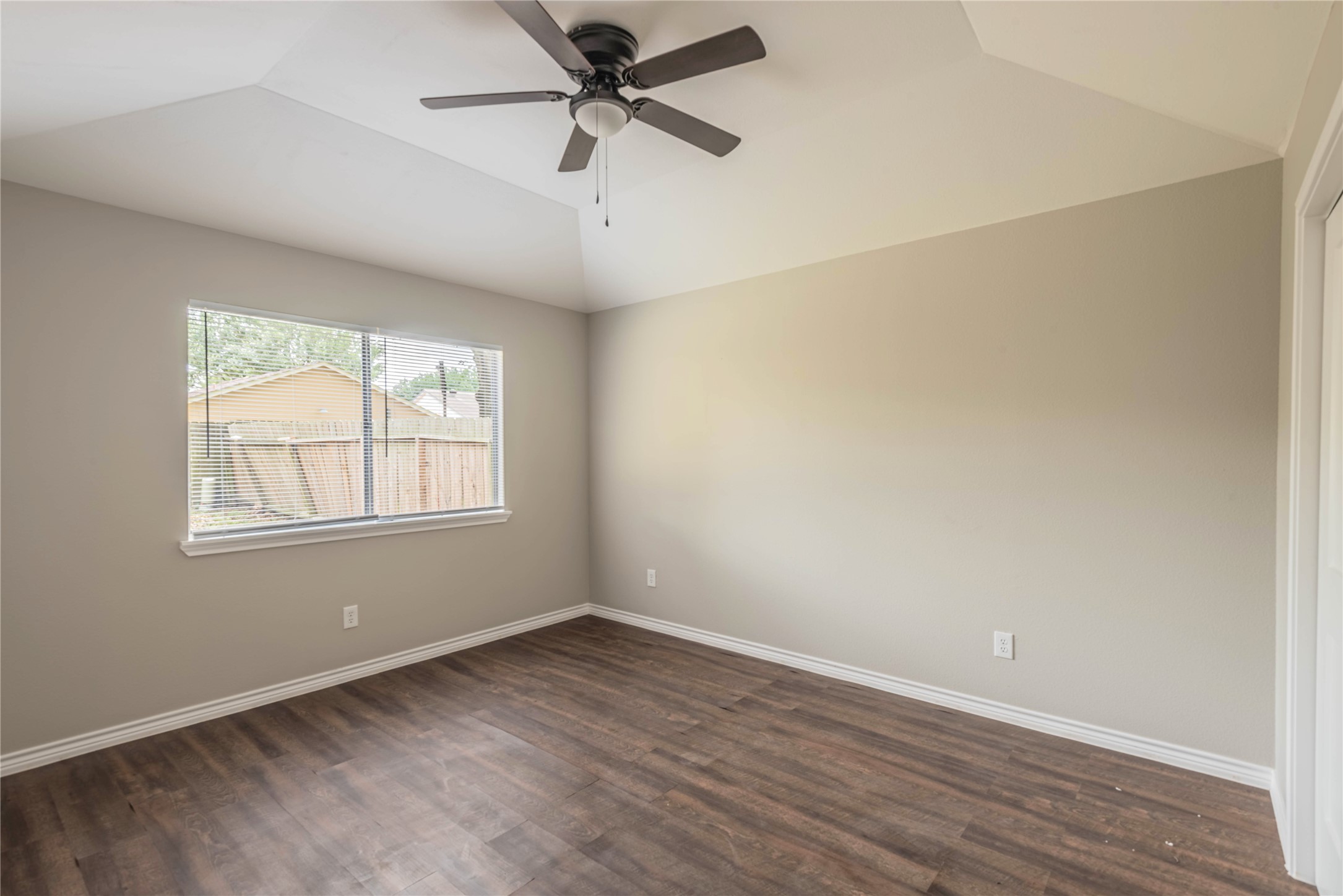 7522 Pepperbrook Drive Property Photo 7
