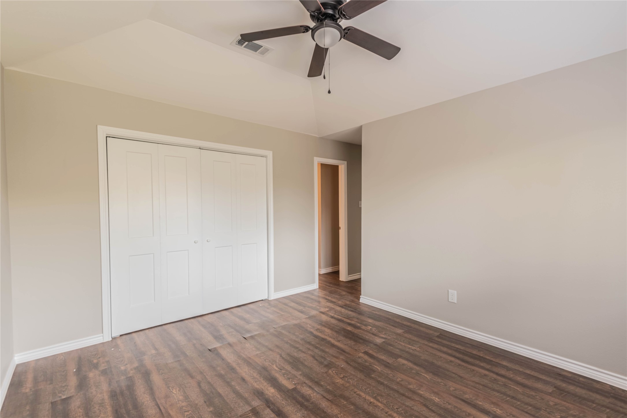 7522 Pepperbrook Drive Property Photo 9